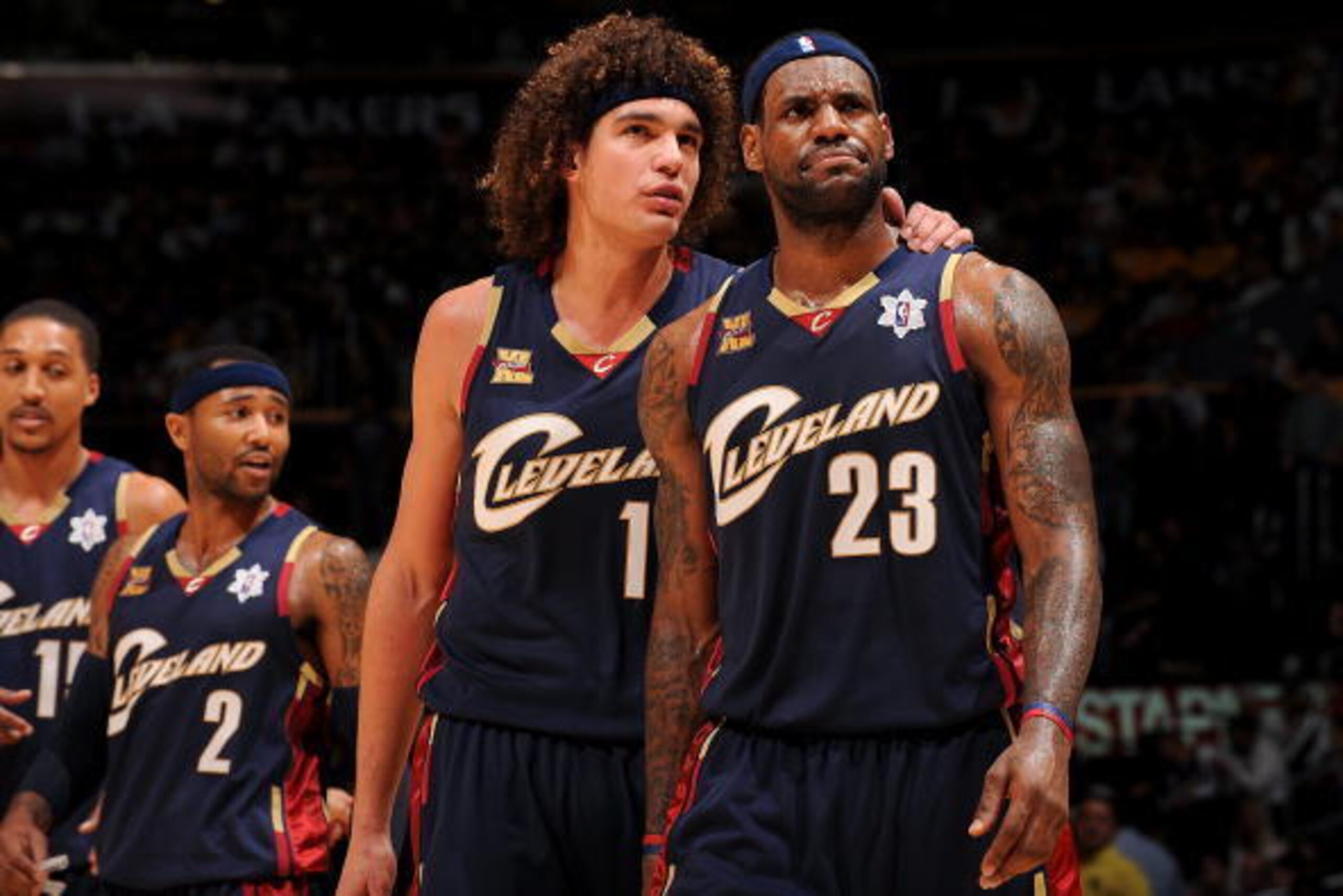 LOS ANGELES - DECEMBER 25:  Anderson Varejao #17 (L) of the Cleveland Cavaliers talks with teammate LeBron James #23 (R) during the game against the Los Angeles Lakers on December 25, 2009 at Staples Center in Los Angeles, California.  The Cavaliers won 1