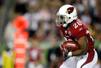 TAMPA, FL - FEBRUARY 01:  Kick returner J.J. Arrington #28 of the Arizona Cardinals returns a kick against the Pittsburgh Steelers during Super Bowl XLIII on February 1, 2009 at Raymond James Stadium in Tampa, Florida.  (Photo by Streeter Lecka/Getty Imag