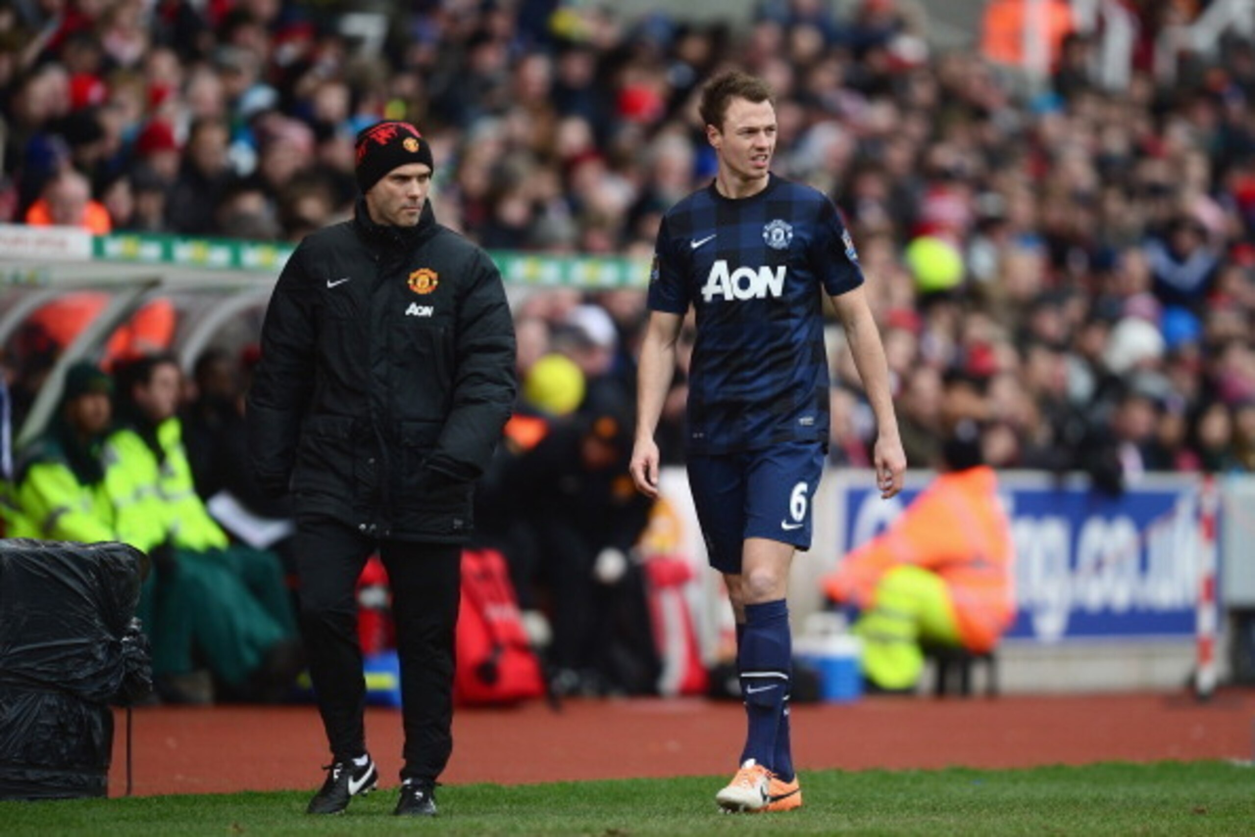 STOKE ON TRENT, ENGLAND - FEBRUARY 01: Jonny Evans of Manchester United leaves the field with an injury during the Barclays Premier League match between Stoke City and Manchester United at Britannia Stadium on February 1, 2014 in Stoke on Trent, England. STOKE ON TRENT, ENGLAND - FEBRUARY 01: Jonny Evans of Manchester United leaves the field with an injury during the Barclays Premier League match between Stoke City and Manchester United at Britannia Stadium on February 1, 2014 in Stoke on Trent, England.