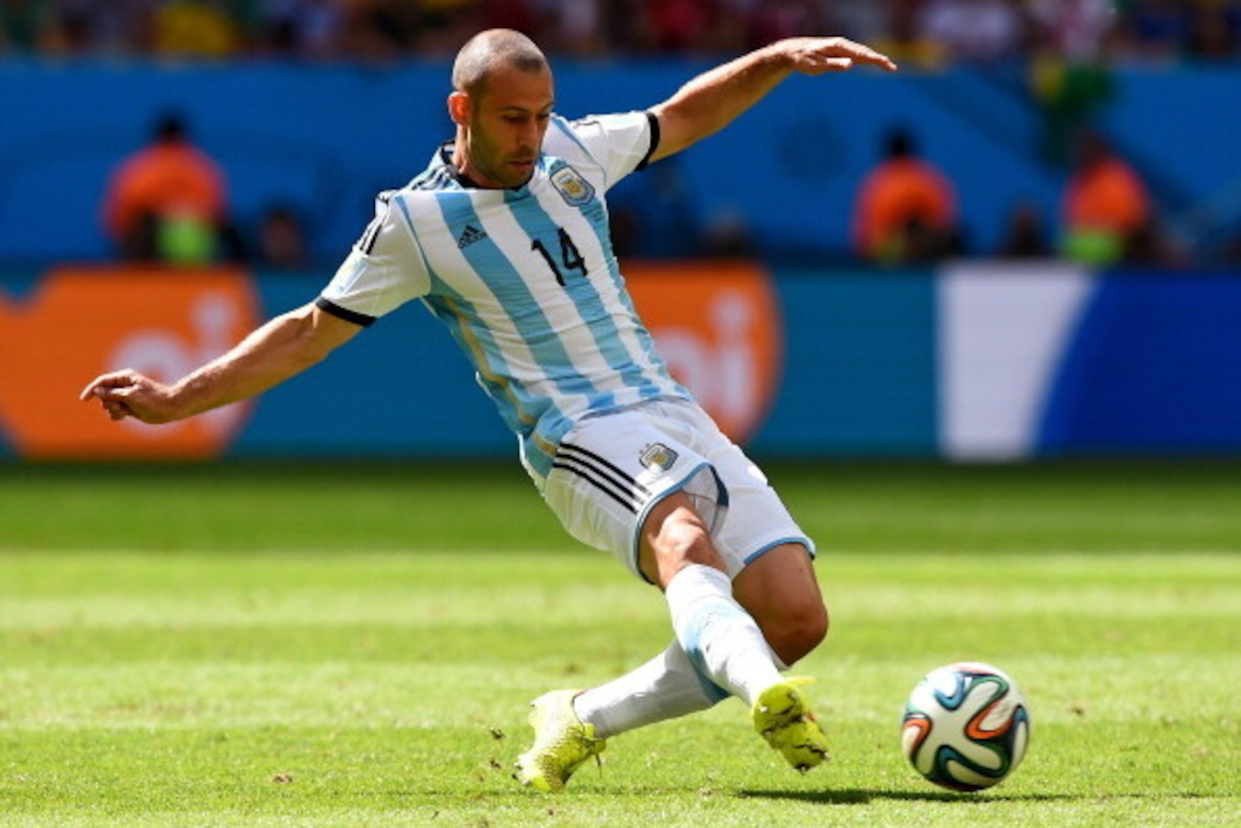 BRASILIA, DF - JULY 05: Javier Mascherano of Argentina controls the ball during the 2014 FIFA World Cup Brazil Quarter Final match between Argentina and Belgium at Estadio Nacional on July 5, 2014 in Brasilia, Brazil. (Photo by Matthias Hangst/Getty Imag BRASILIA, DF - JULY 05: Javier Mascherano of Argentina controls the ball during the 2014 FIFA World Cup Brazil Quarter Final match between Argentina and Belgium at Estadio Nacional on July 5, 2014 in Brasilia, Brazil. (Photo by Matthias Hangst/Getty Imag