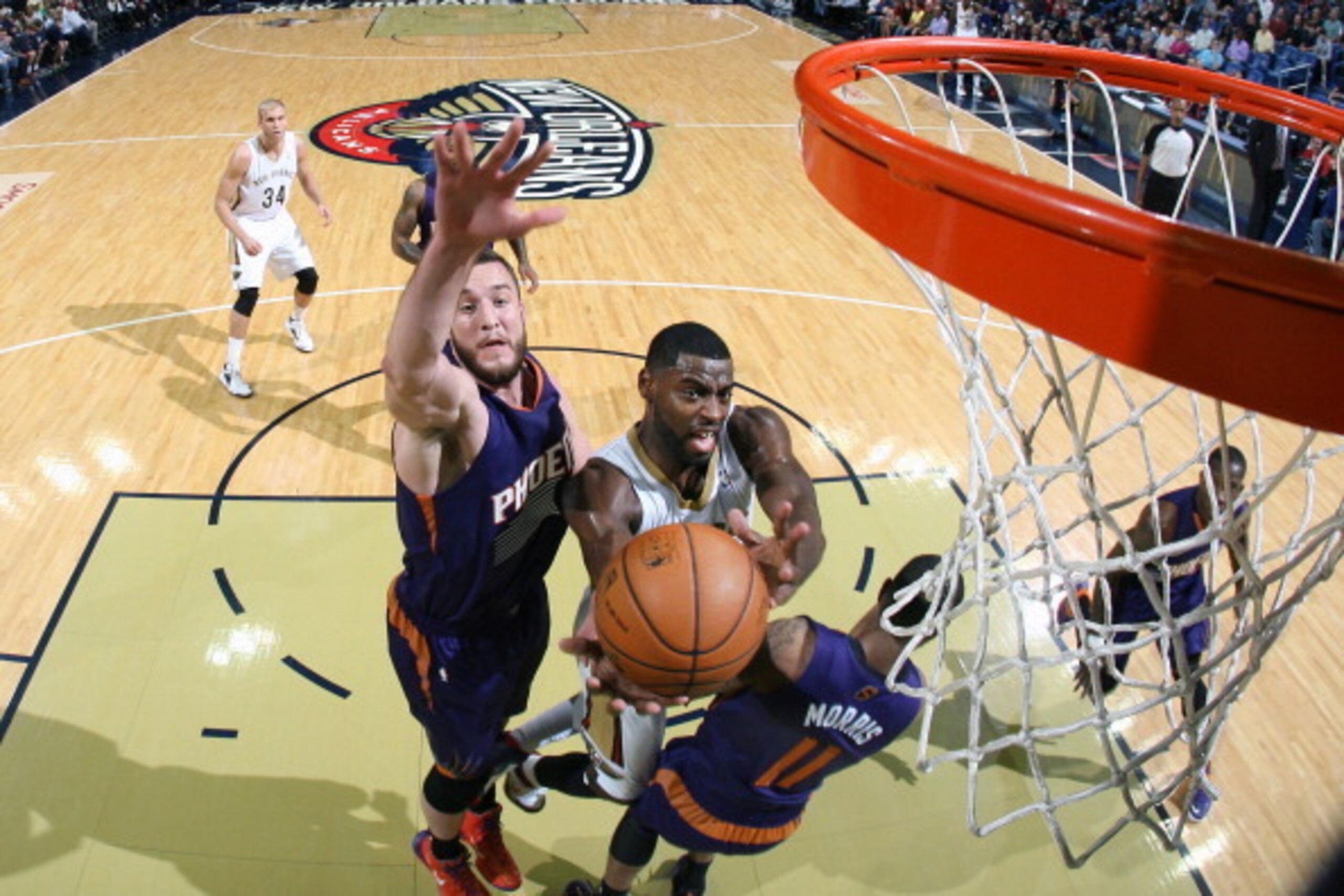 NEW ORLEANS, LA -APRIL 09: Tyreke Evans #1 of the New Orleans Pelicans shoots against the Phoenix Suns on April 09, 2014 at the Smoothie King Center in New Orleans, Louisiana. NOTE TO USER: User expressly acknowledges and agrees that, by downloading and NEW ORLEANS, LA -APRIL 09: Tyreke Evans #1 of the New Orleans Pelicans shoots against the Phoenix Suns on April 09, 2014 at the Smoothie King Center in New Orleans, Louisiana. NOTE TO USER: User expressly acknowledges and agrees that, by downloading and