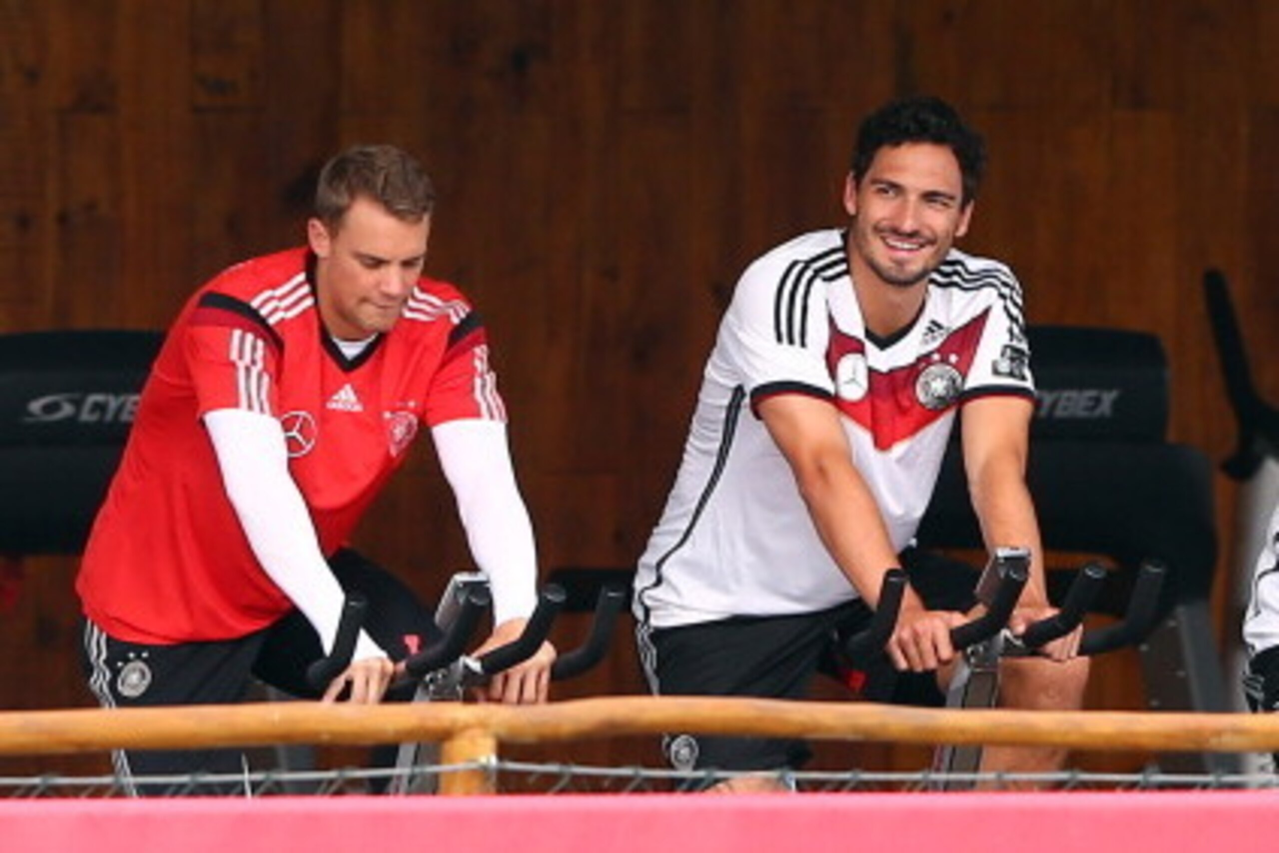 SANTO ANDRE, BRAZIL - JULY 10: (L-R) Manuel Neuer, Mats Hummels, Miroslav Klose of Germany look on during the German national team training session at Campo Bahia on July 10, 2014 in Santo Andre, Brazil.  (Photo by Martin Rose/Getty Images)