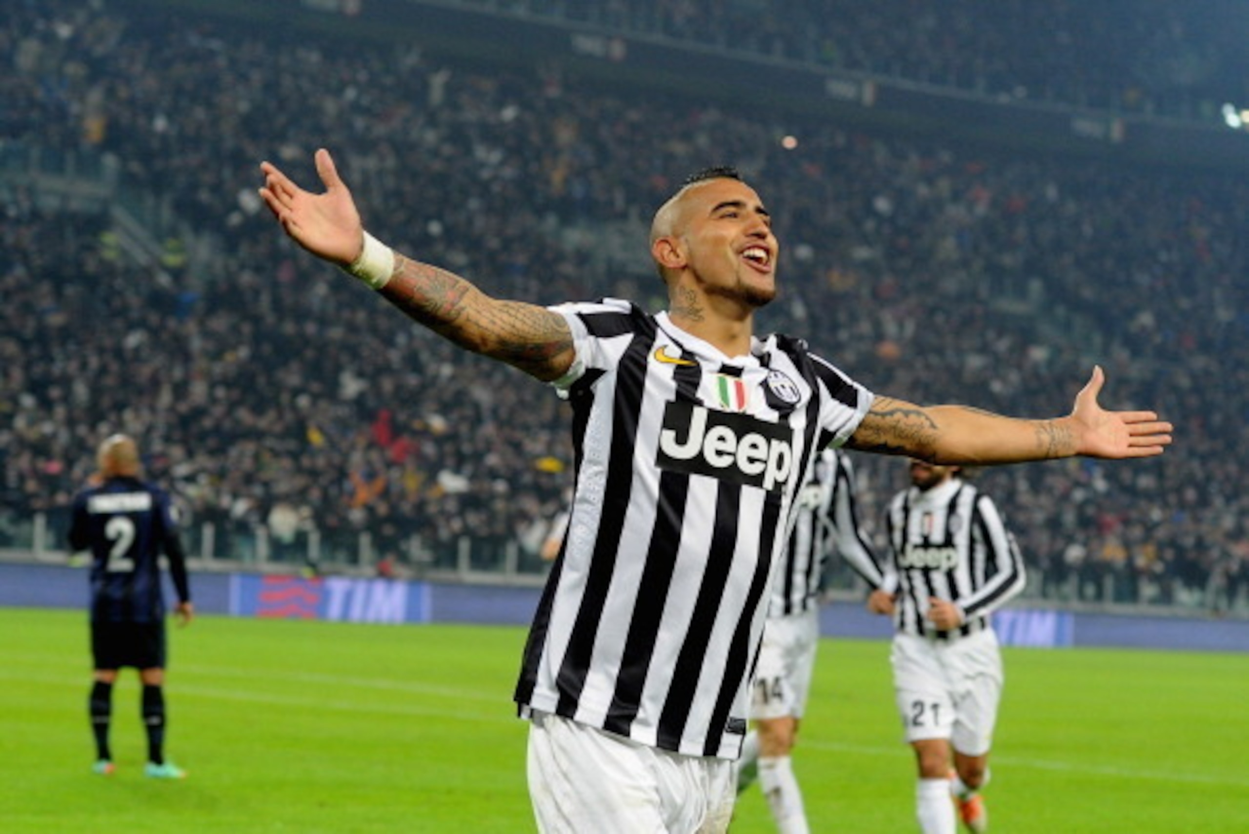 TURIN, ITALY - FEBRUARY 02:  Arturo Vidal of Juventus celebrates scoring the third goal during the Serie A match between Juventus and FC Internazionale Milano at Juventus Arena on February 2, 2014 in Turin, Italy.  (Photo by Claudio Villa/Getty Images)