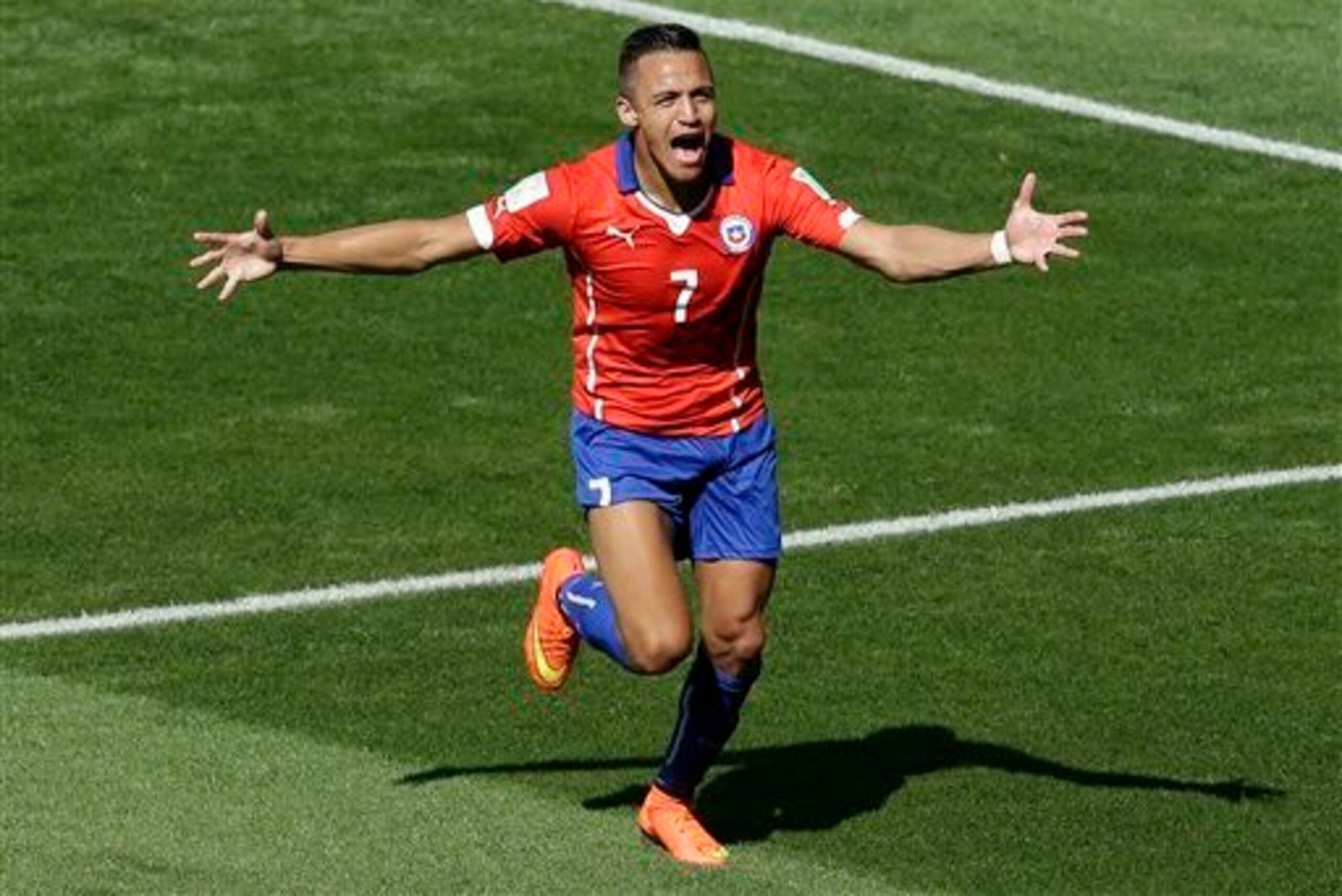 Alexis Sanchez can be the key to a shift in formation.