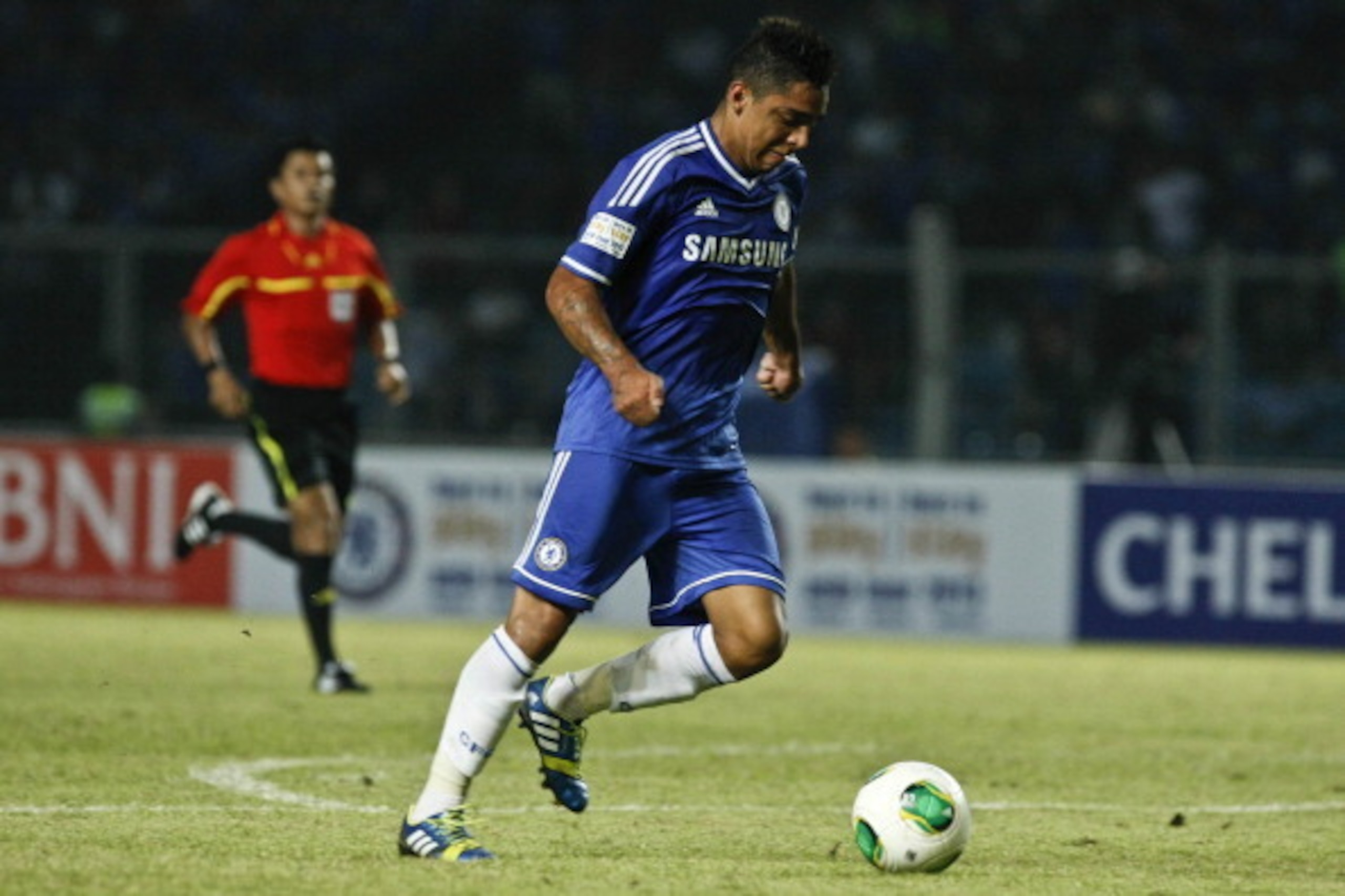 JAKARTA, INDONESIA - JULY 25:  Wallace of Chelsea In action during the match between Chelsea and Indonesia All-Stars at Gelora Bung Karno Stadium on July 25, 2013 in Jakarta, Indonesia.  (Photo by Ulet Ifansasti/Getty Images)