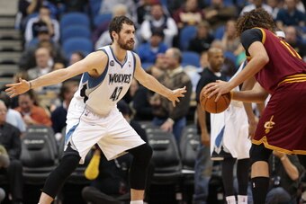 MINNEAPOLIS, MN - NOVEMBER 13:  Kevin Love #42 of the Minnesota Timberwolves plays defense against the Cleveland Cavaliers on November 13, 2013 at Target Center in Minneapolis, Minnesota. NOTE TO USER: User expressly acknowledges and agrees that, by downl