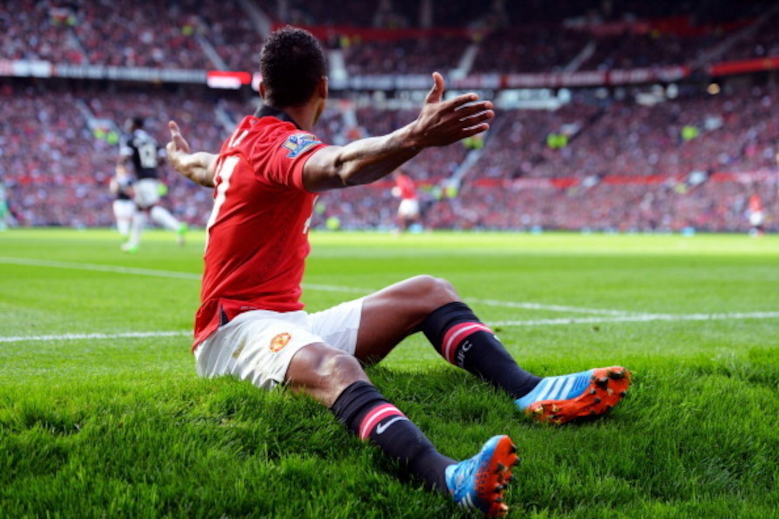 MANCHESTER, ENGLAND - OCTOBER 19:  Nani of Manchester United reacts during the Barclays Premier League match between Manchester United and Southampton at Old Trafford on October 19, 2013 in Manchester, England.  (Photo by Shaun Botterill/Getty Images)