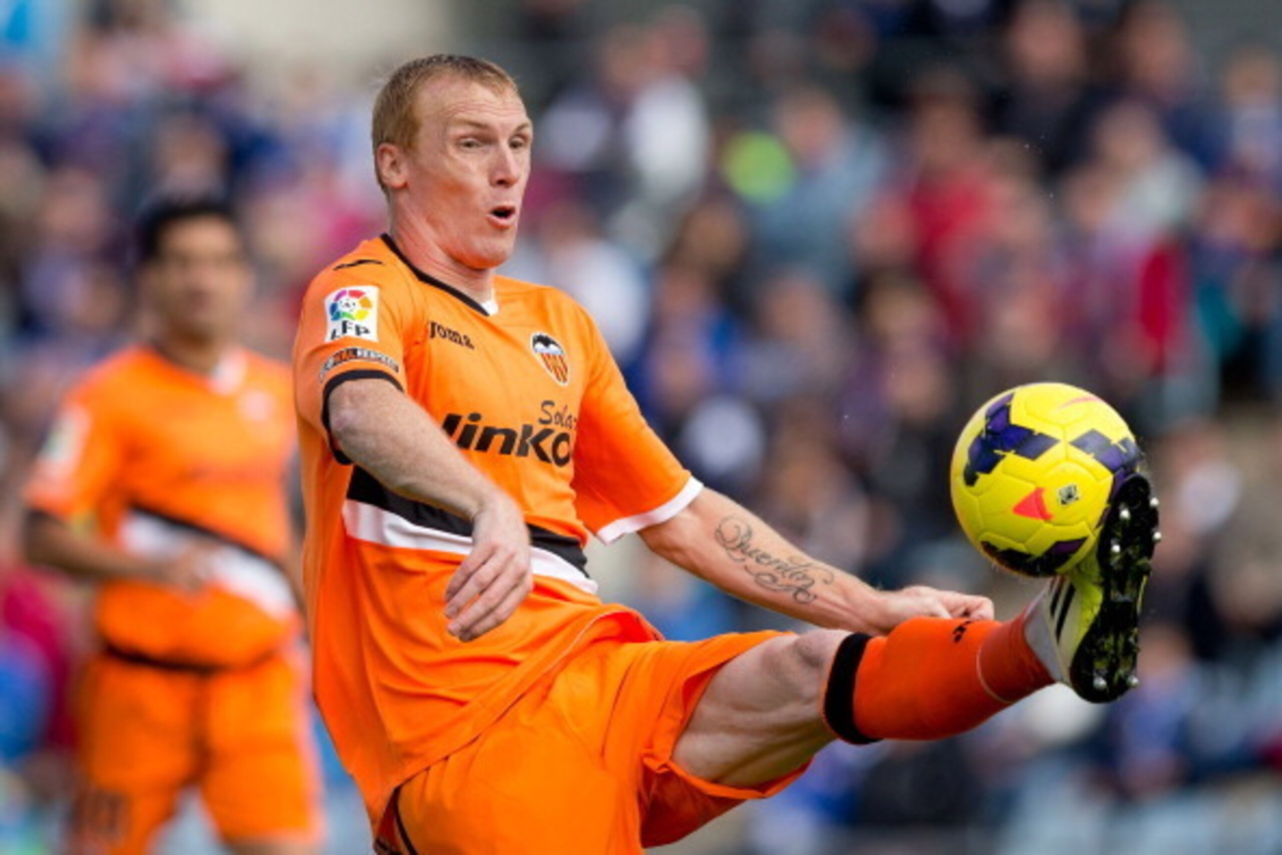 GETAFE, SPAIN - NOVEMBER 03:  Jeremy Mathieu of Valencia CF controls the ball during the La Liga match between Getafe CF and Valencia CF at Coliseum Alfonso Perez on November 3, 2013 in Getafe, Spain.  (Photo by Gonzalo Arroyo Moreno/Getty Images)