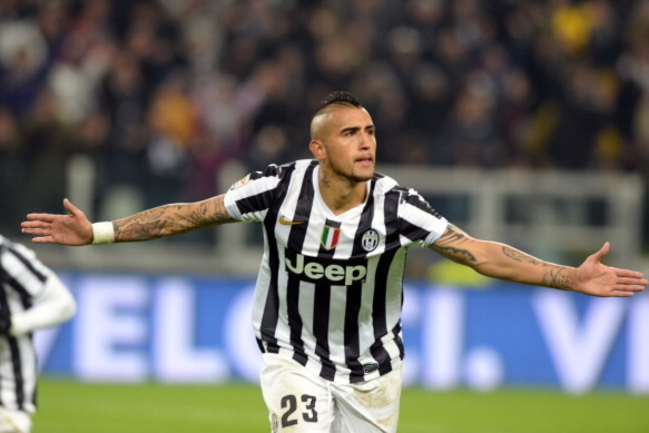 TURIN, ITALY - FEBRUARY 02:  Arturo Vidal of Juventus celebrates scoring the third goal during the Serie A match between Juventus and FC Internazionale Milano at Juventus Arena on February 2, 2014 in Turin, Italy.  (Photo by Claudio Villa/Getty Images)