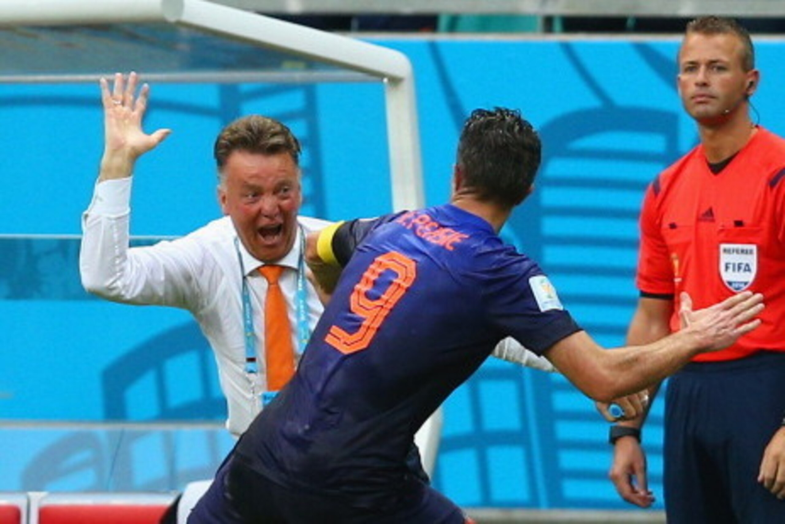 SALVADOR, BRAZIL - JUNE 13:  Robin van Persie of the Netherlands celebrates with head coach Louis van Gaal after scoring the team's first goal in the first half during the 2014 FIFA World Cup Brazil Group B match between Spain and Netherlands at Arena Fon