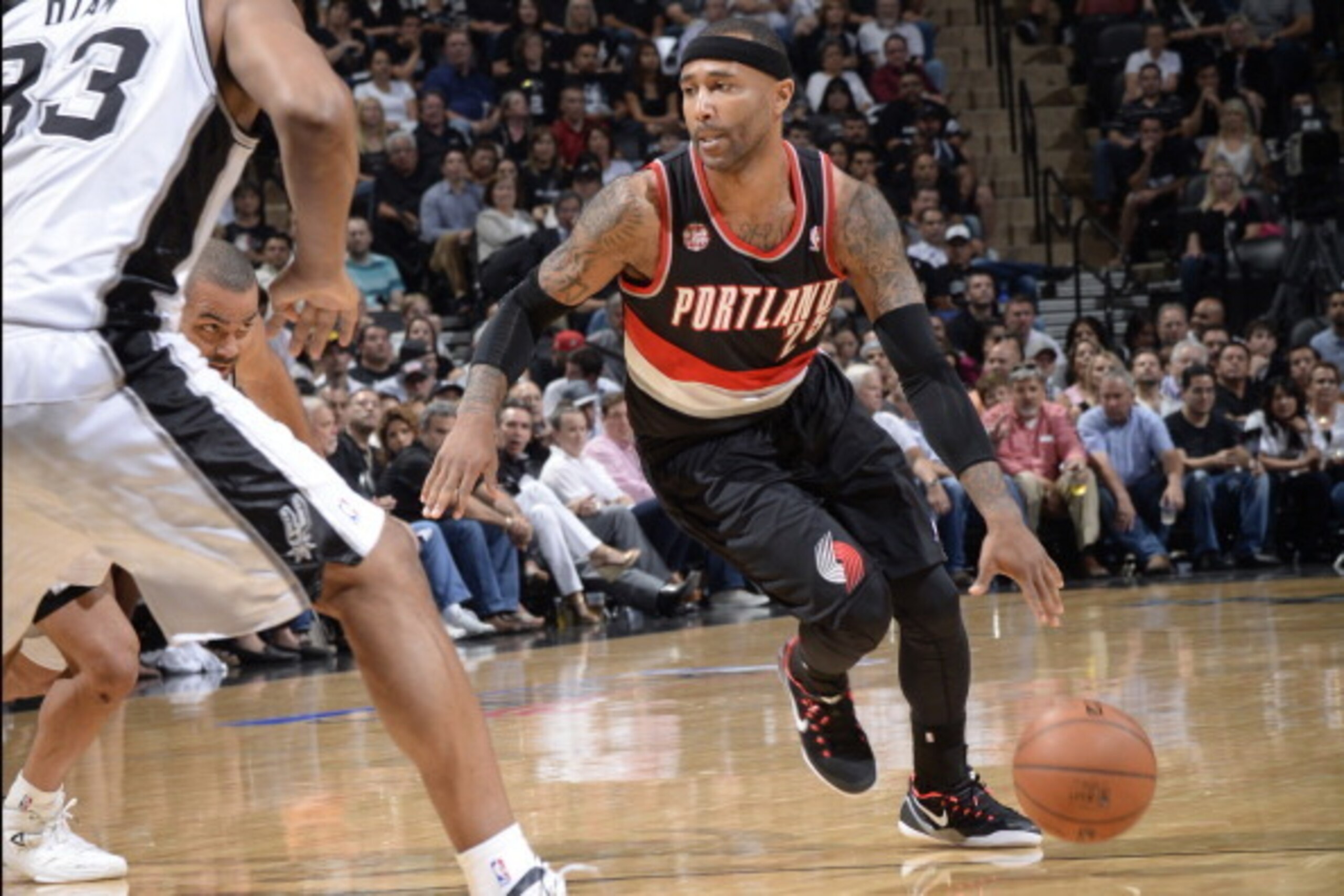 SAN ANTONIO, TX - MAY 6: Mo Williams #25 of the Portland Trail Blazers handles the ball against the San Antonio Spurs in Game One of the Western Conference Semi-Finals during the 2014 NBA Playoffs at AT&T Center on May 6, 2014 in San Antonio, Texas. NOTE 