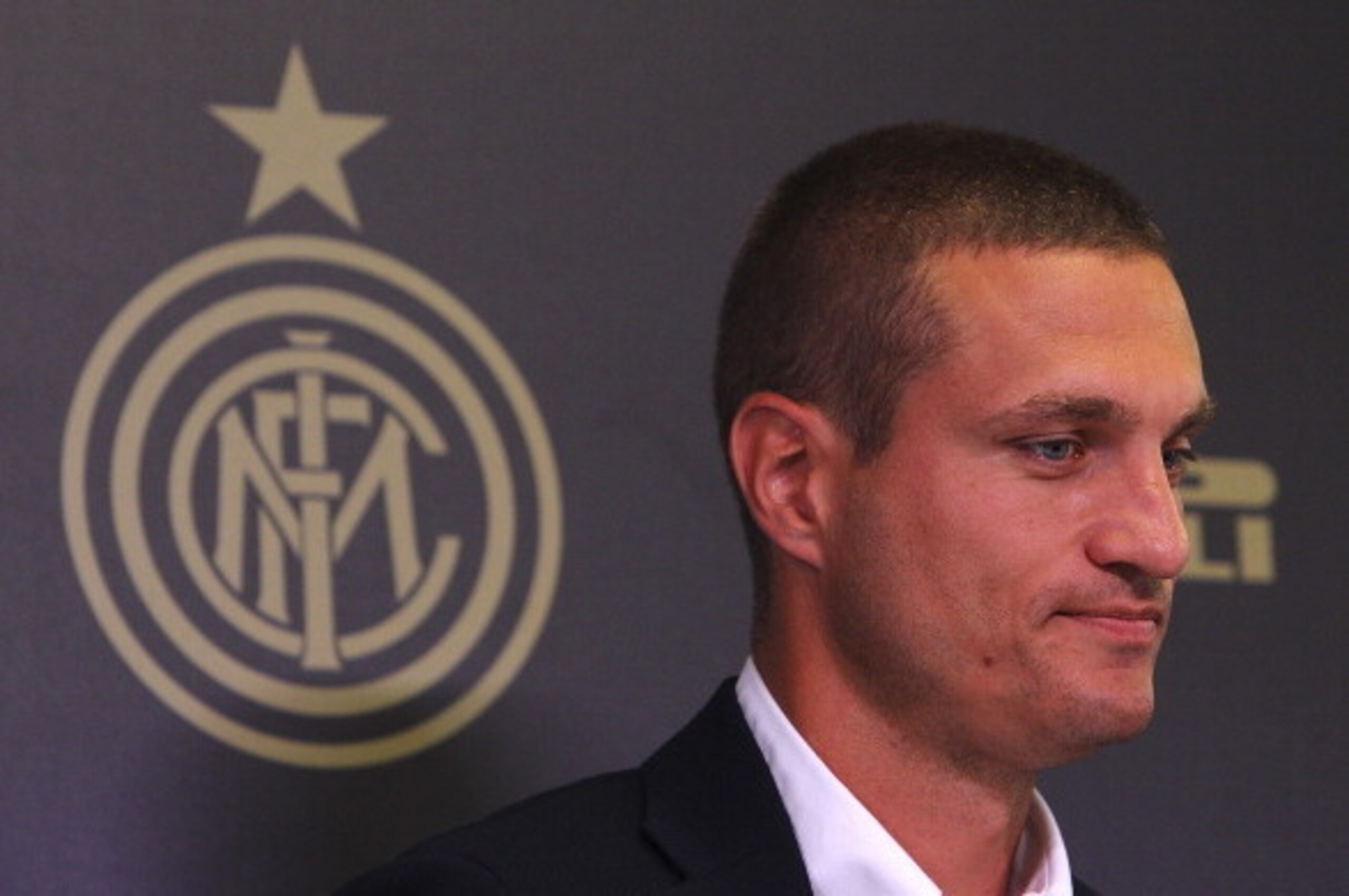 COMO, ITALY - JULY 04:  Nemanja Vidic, new signing for FC Internazionale Milano during a press conference at the club's training ground on July 4, 2014 in Appiano Gentile Como, Italy.  (Photo by Marco Luzzani/Getty Images)