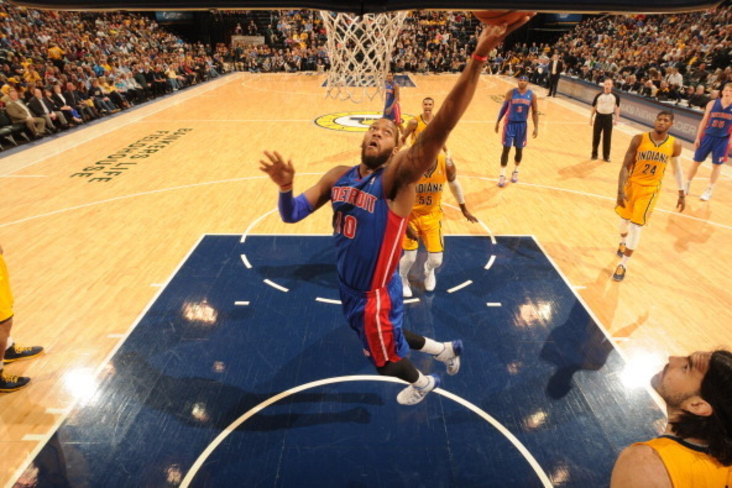 INDIANAPOLIS - APRIL 2: Greg Monroe #10 of the Detroit Pistons shoots against the Indiana Pacers at Bankers Life Fieldhouse on April 2, 2014 in Indianapolis, Indiana. NOTE TO USER: User expressly acknowledges and agrees that, by downloading and or using INDIANAPOLIS - APRIL 2: Greg Monroe #10 of the Detroit Pistons shoots against the Indiana Pacers at Bankers Life Fieldhouse on April 2, 2014 in Indianapolis, Indiana. NOTE TO USER: User expressly acknowledges and agrees that, by downloading and or using