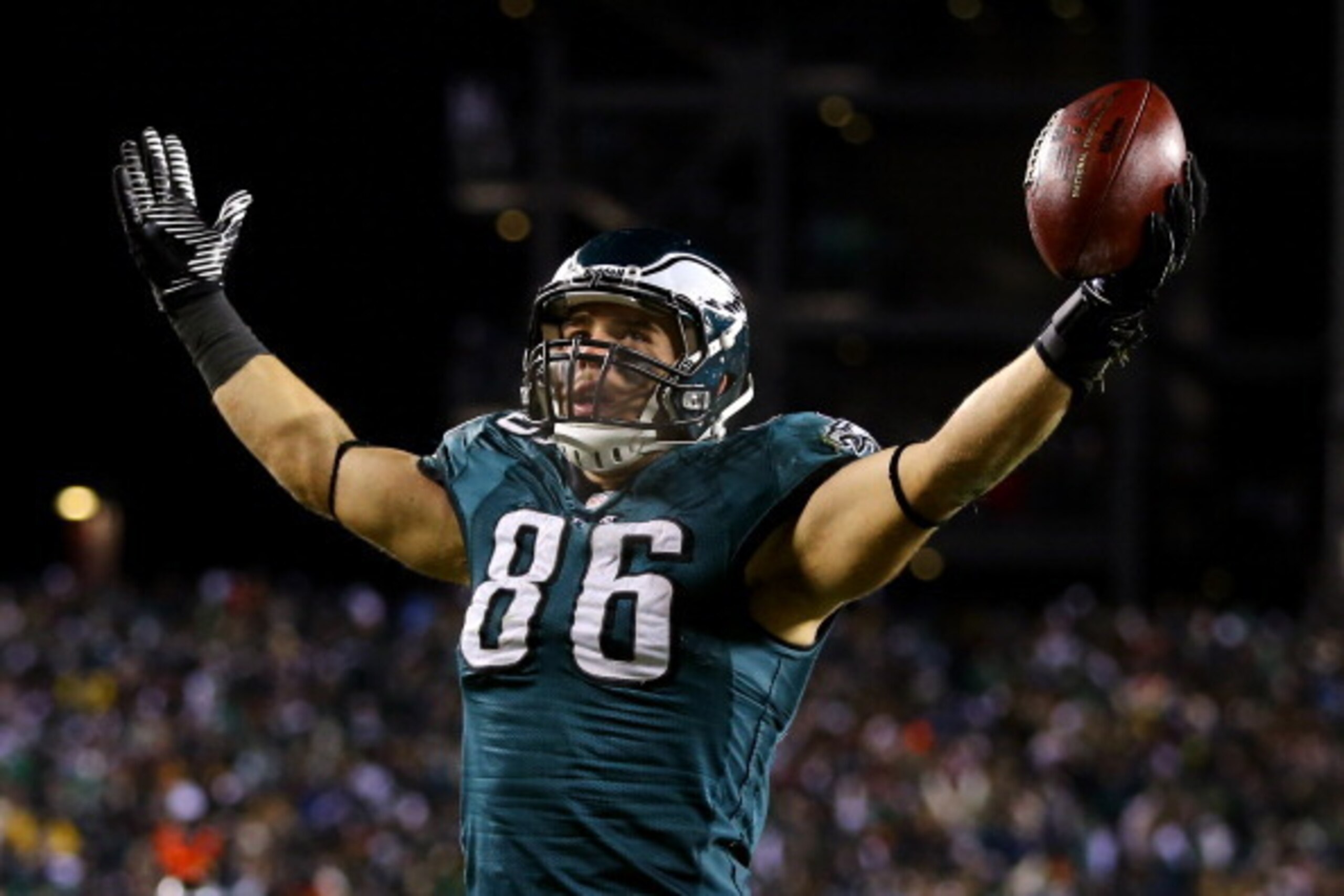 PHILADELPHIA, PA - JANUARY 04:   Zach Ertz #86 of the Philadelphia Eagles celebrates after scoring a yard touchdown pass from Nick Foles #9 in the fourth quarter against the New Orleans Saints to take the lead 24-23 during their NFC Wild Card Playoff game
