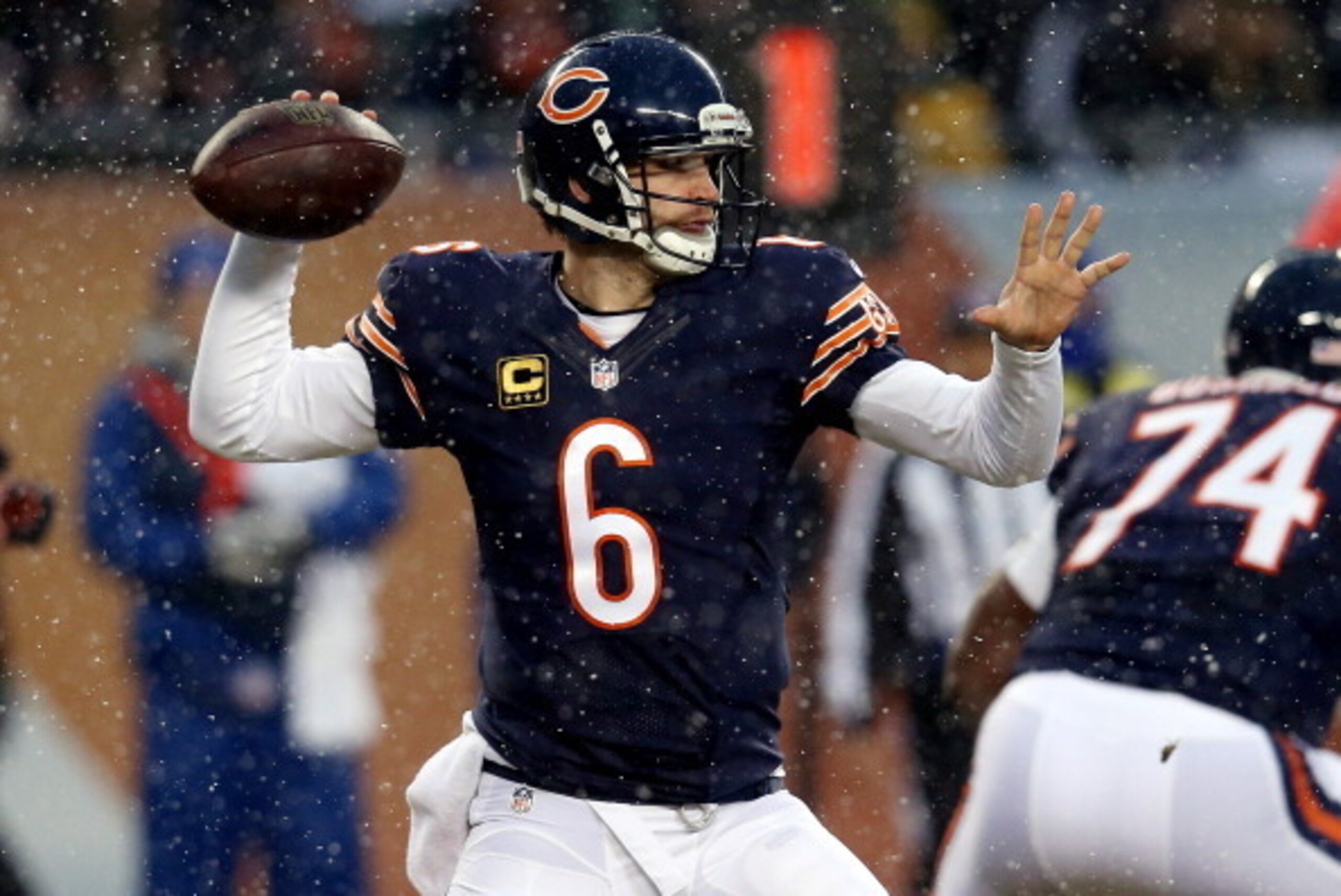 CHICAGO, IL - DECEMBER 29: Quarterback Jay Cutler #6 of the Chicago Bears passes against the Green Bay Packers during a game at Soldier Field on December 29, 2013 in Chicago, Illinois. (Photo by Jonathan Daniel/Getty Images) CHICAGO, IL - DECEMBER 29: Quarterback Jay Cutler #6 of the Chicago Bears passes against the Green Bay Packers during a game at Soldier Field on December 29, 2013 in Chicago, Illinois. (Photo by Jonathan Daniel/Getty Images)