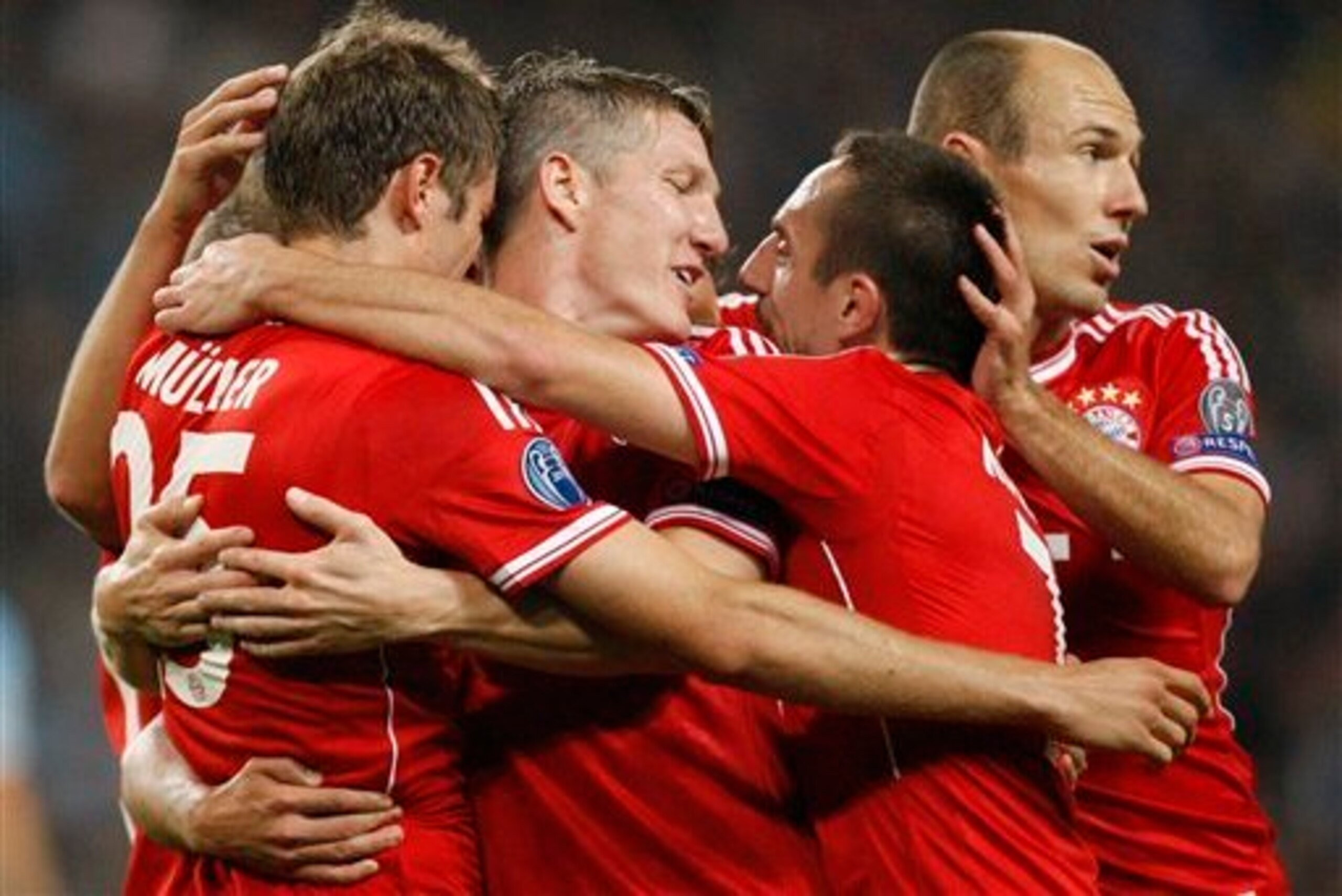Three's company but four is a crowd in the Bayern attack.