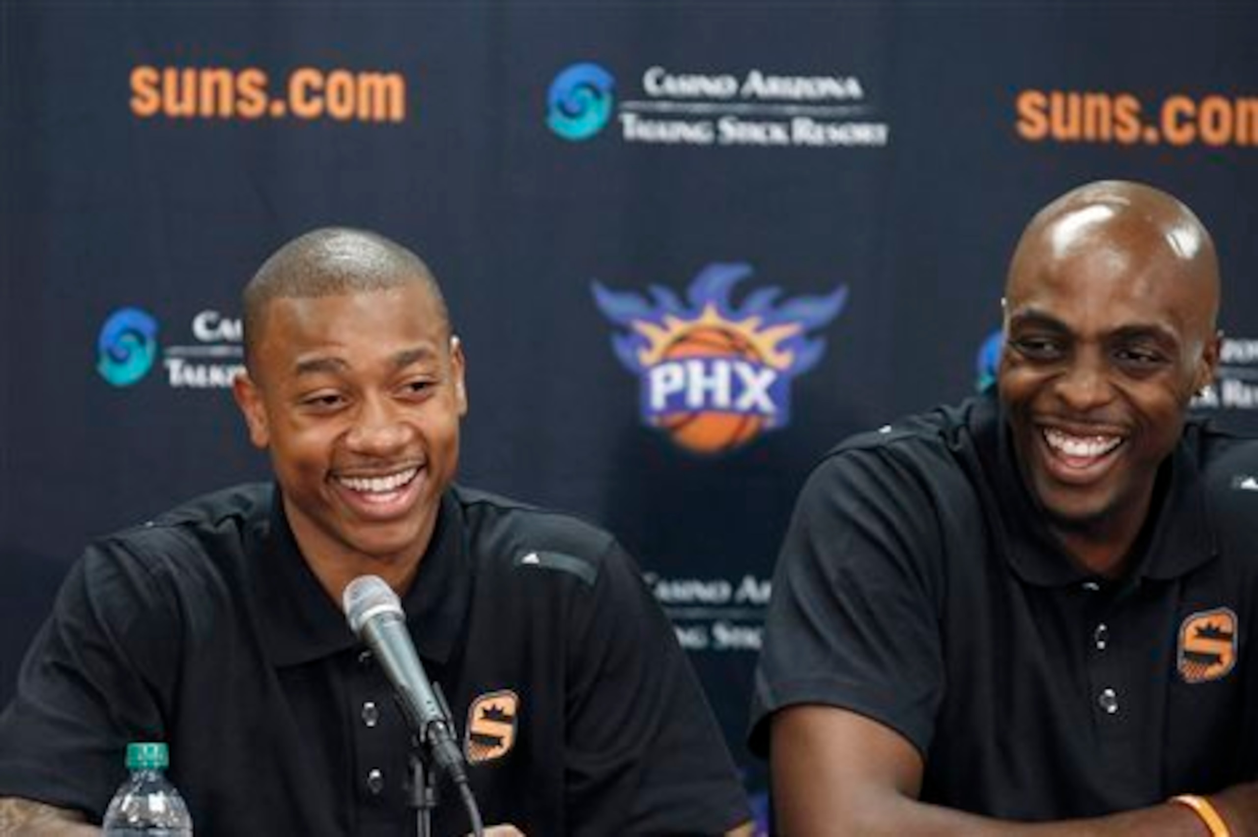 Isaiah Thomas (left) has plenty riding on meshing with Bledsoe, should the latter remain with the Suns