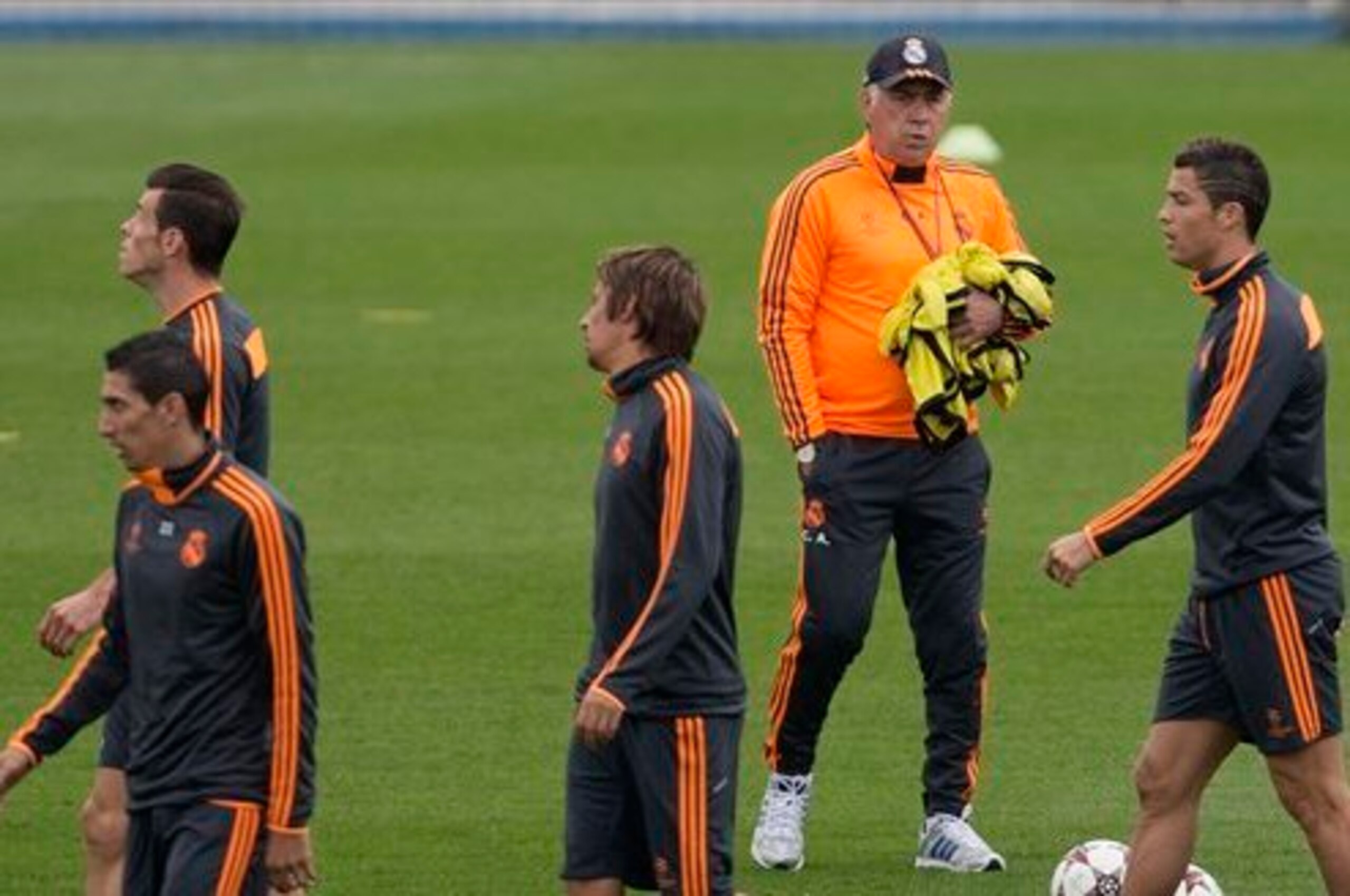 Ancelotti has already proven that he can handle several big names in his Real Madrid squad. Ancelotti has already proven that he can handle several big names in his Real Madrid squad.