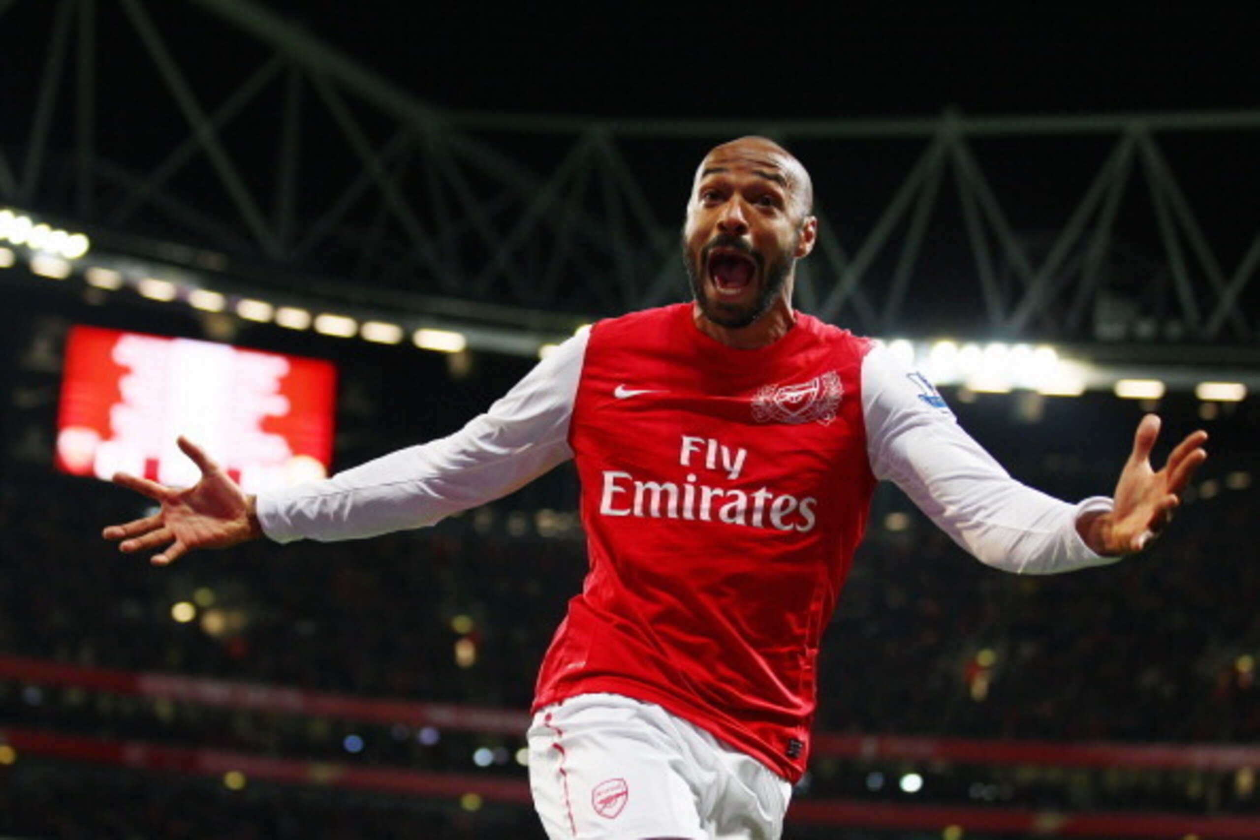 LONDON, ENGLAND - JANUARY 09:  Thierry Henry of Arsenal celebrates scoring during the FA Cup Third Round match between Arsenal and Leeds United at the Emirates Stadium on January 9, 2012 in London, England.  (Photo by Clive Mason/Getty Images)