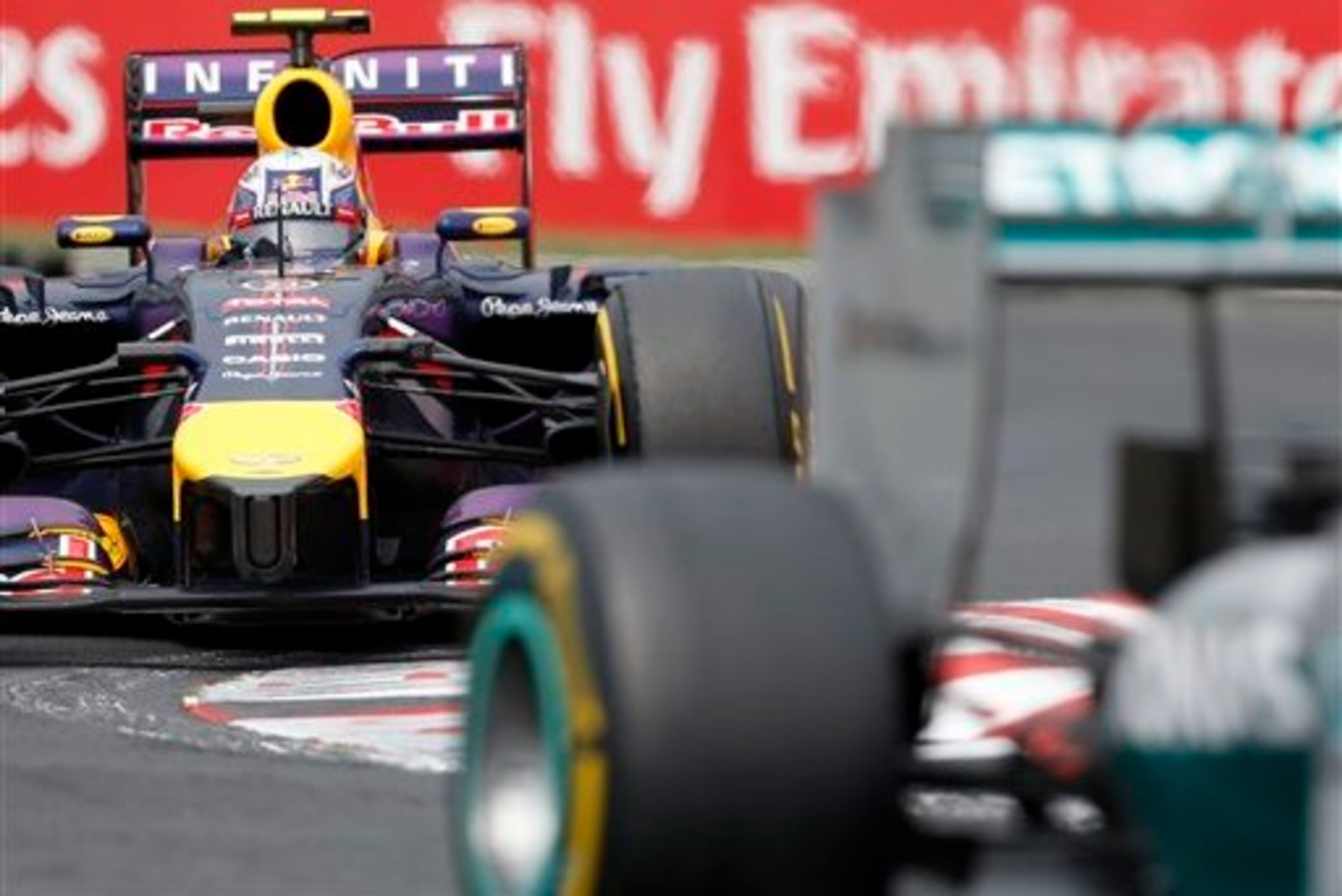 Ricciardo hunting down one of the Mercs.