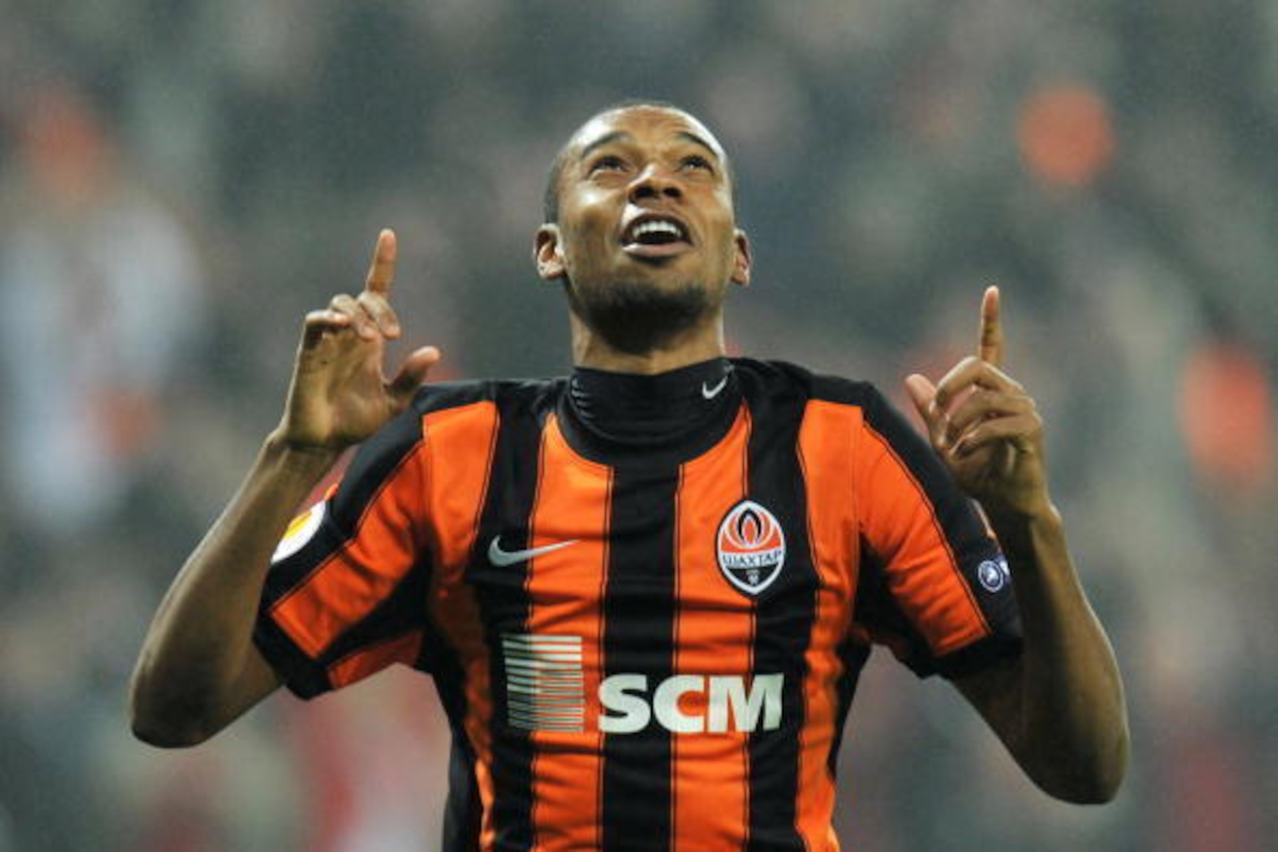 DONETSK, UKRAINE - OCTOBER 18: Fernandinho of FC Shakhtar Donetsk celebrates his goal during the Ukrainian League match between FC Shakhtar Donetsk and FC Karpaty Lviv held on October 18, 2009 at the Donbass Arena, in Donetsk, Ukraine. (Photo by Alexande DONETSK, UKRAINE - OCTOBER 18: Fernandinho of FC Shakhtar Donetsk celebrates his goal during the Ukrainian League match between FC Shakhtar Donetsk and FC Karpaty Lviv held on October 18, 2009 at the Donbass Arena, in Donetsk, Ukraine. (Photo by Alexande