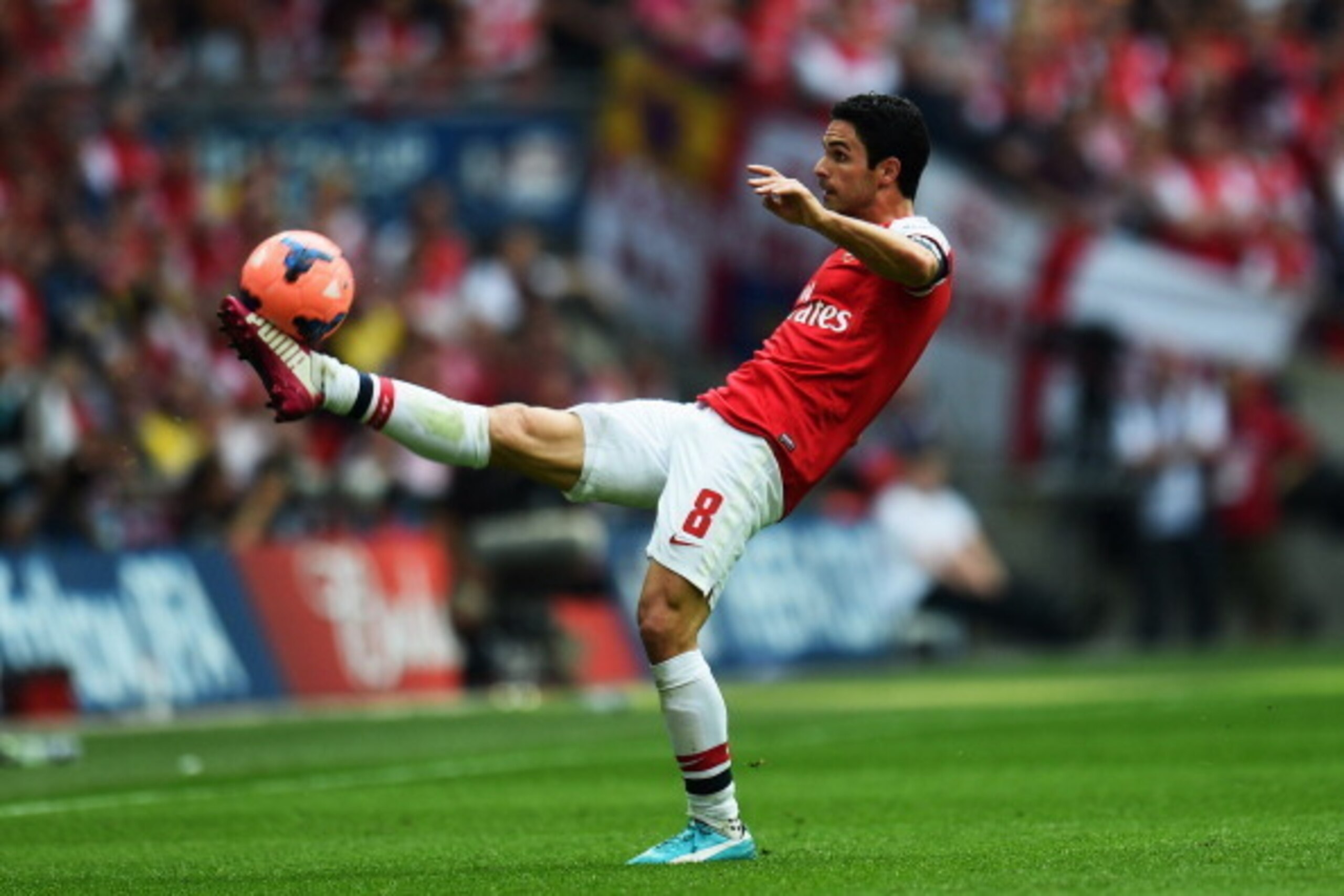 LONDON, ENGLAND - MAY 17:  Mikel Arteta of Arsenal in action during the FA Cup with Budweiser Final match between Arsenal and Hull City at Wembley Stadium on May 17, 2014 in London, England.  (Photo by Shaun Botterill/Getty Images)
