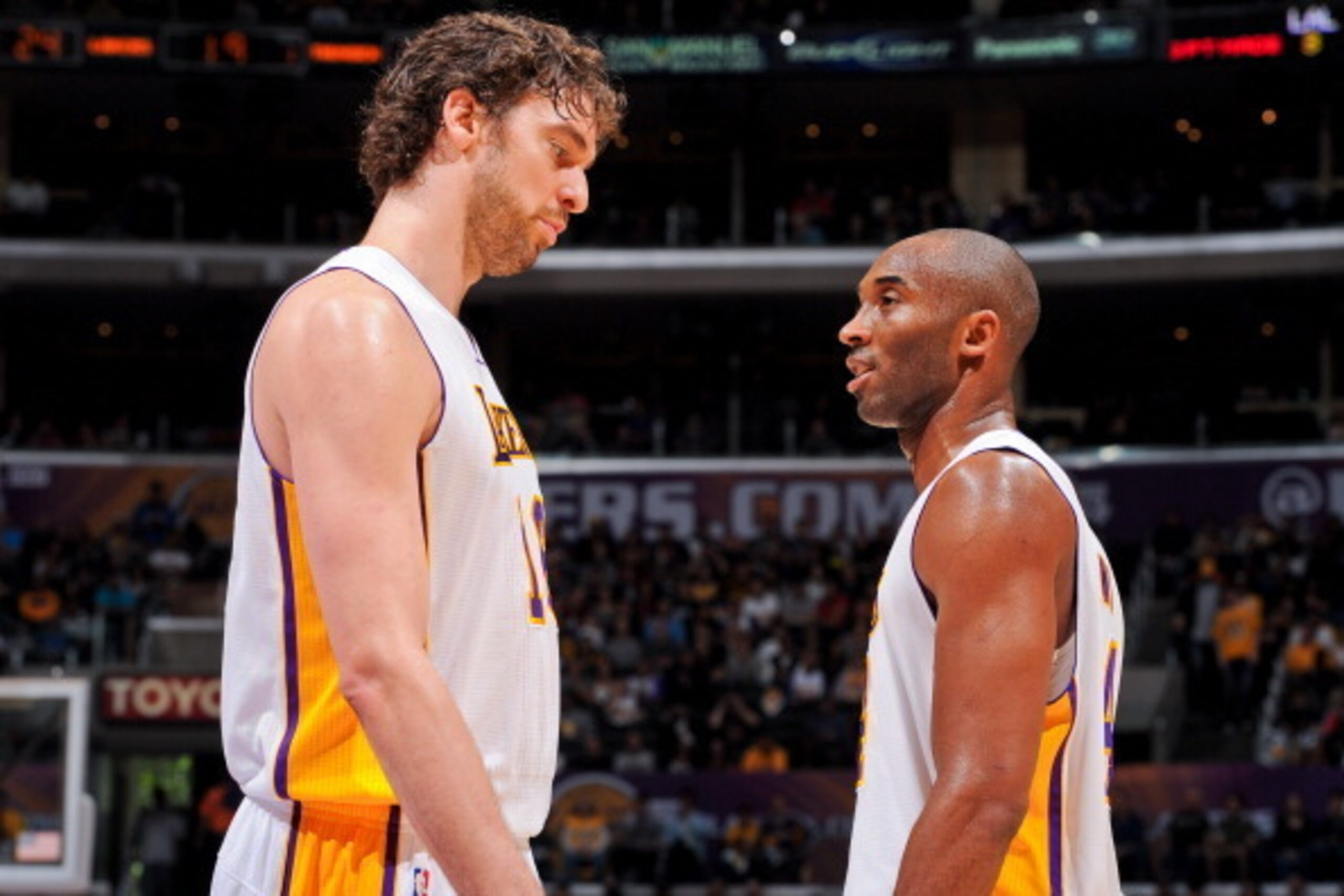LOS ANGELES, CA - JANUARY 27: Kobe Bryant #24 of the Los Angeles Lakers speaks with teammate Pau Gasol #16 during a game against the Oklahoma City Thunder at Staples Center on January 27, 2013 in Los Angeles, California. NOTE TO USER: User expressly ackno