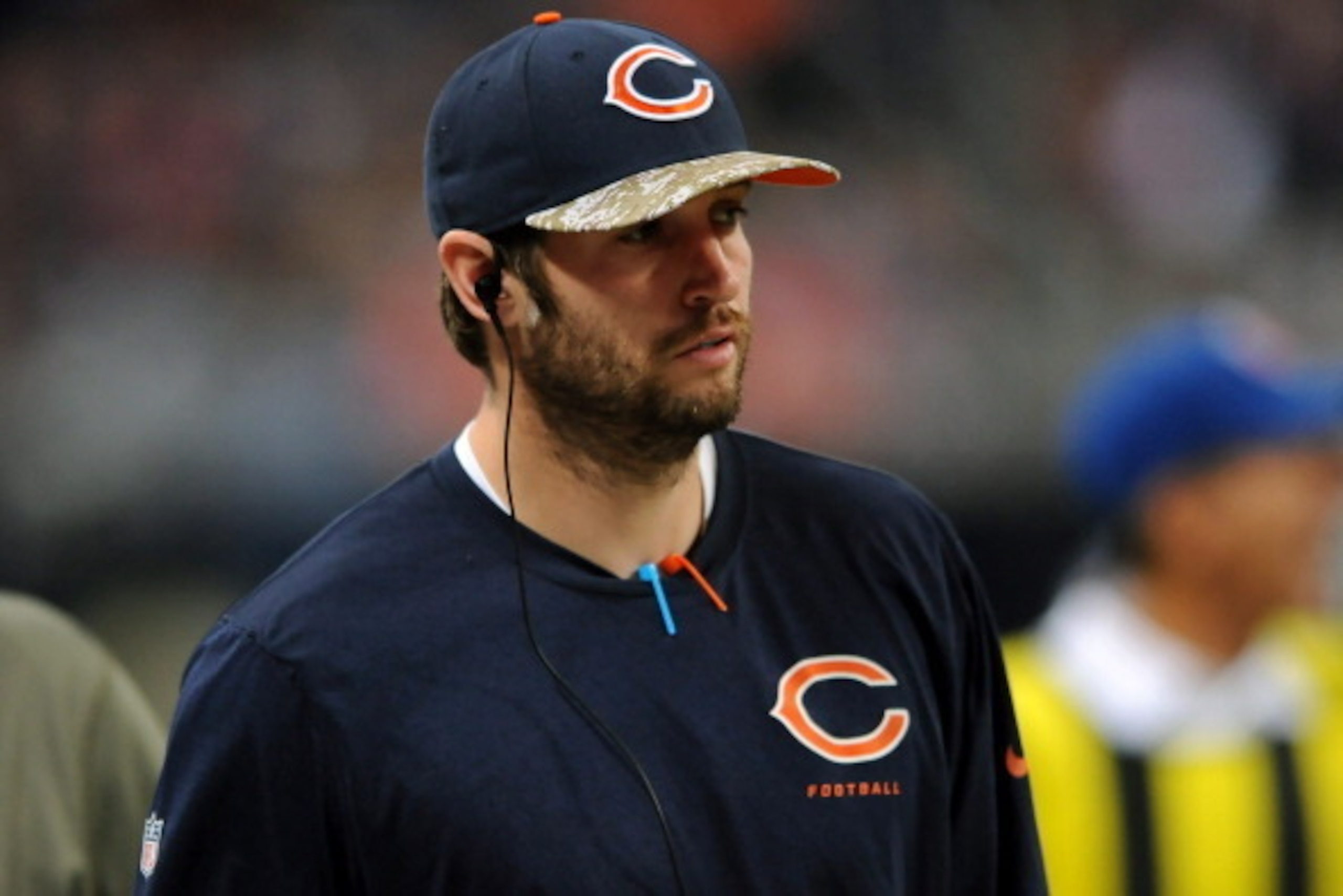 ST. LOUIS, MO - NOVEMBER 24: Injured Quarterback Jay Cutler #6 of the Chicago Bears watches from the sidelines during a game against the St. Louis Rams at the Edward Jones Dome on November 24, 2013 in St. Louis, Missouri.  (Photo by Michael Thomas/Getty I