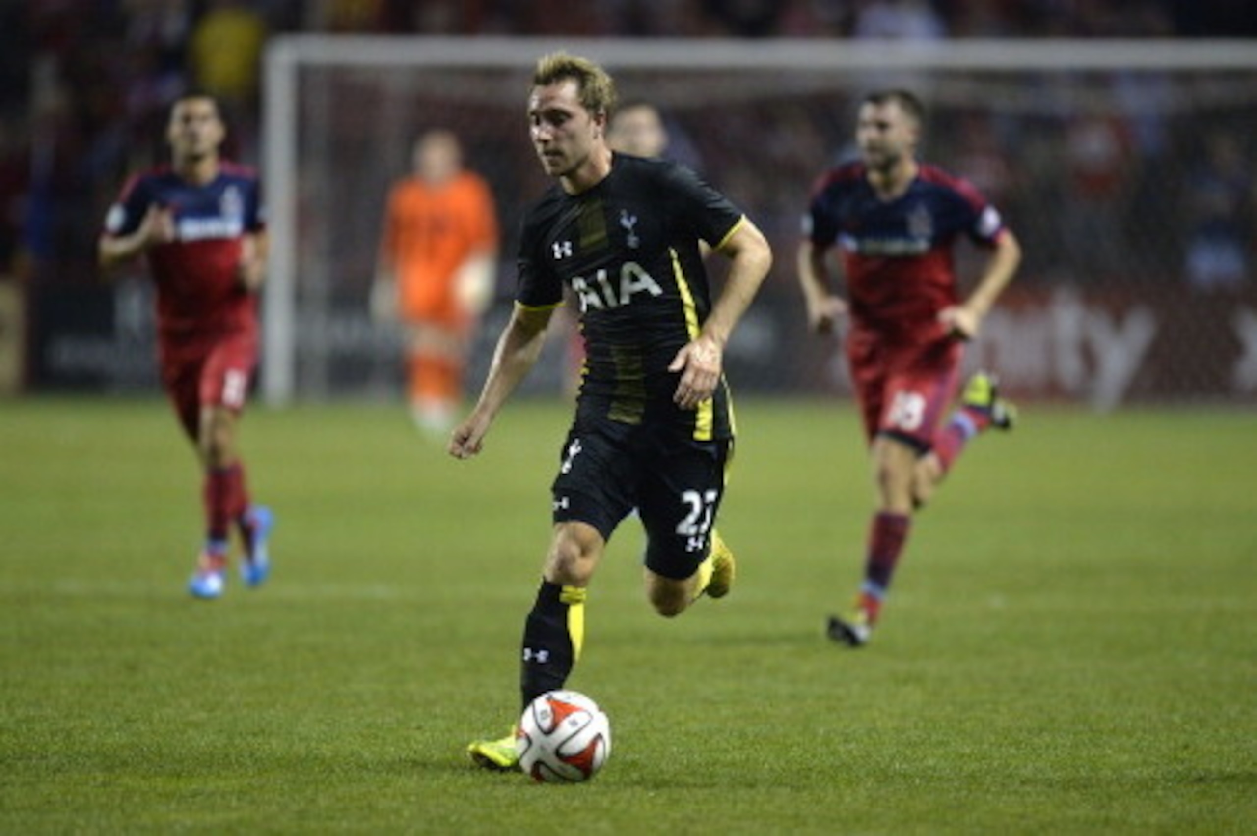 BRIDGEVIEW, IL - JULY 26:  Christian Eriksen #23 of Tottenham Hotspur moves the ball up the field during the second half against the Chicago Fire at Toyota Park on July 26, 2014 in Bridgeview, Illinois. Tottenham Hotspur defeated the Fire 2-0.  (Photo by 