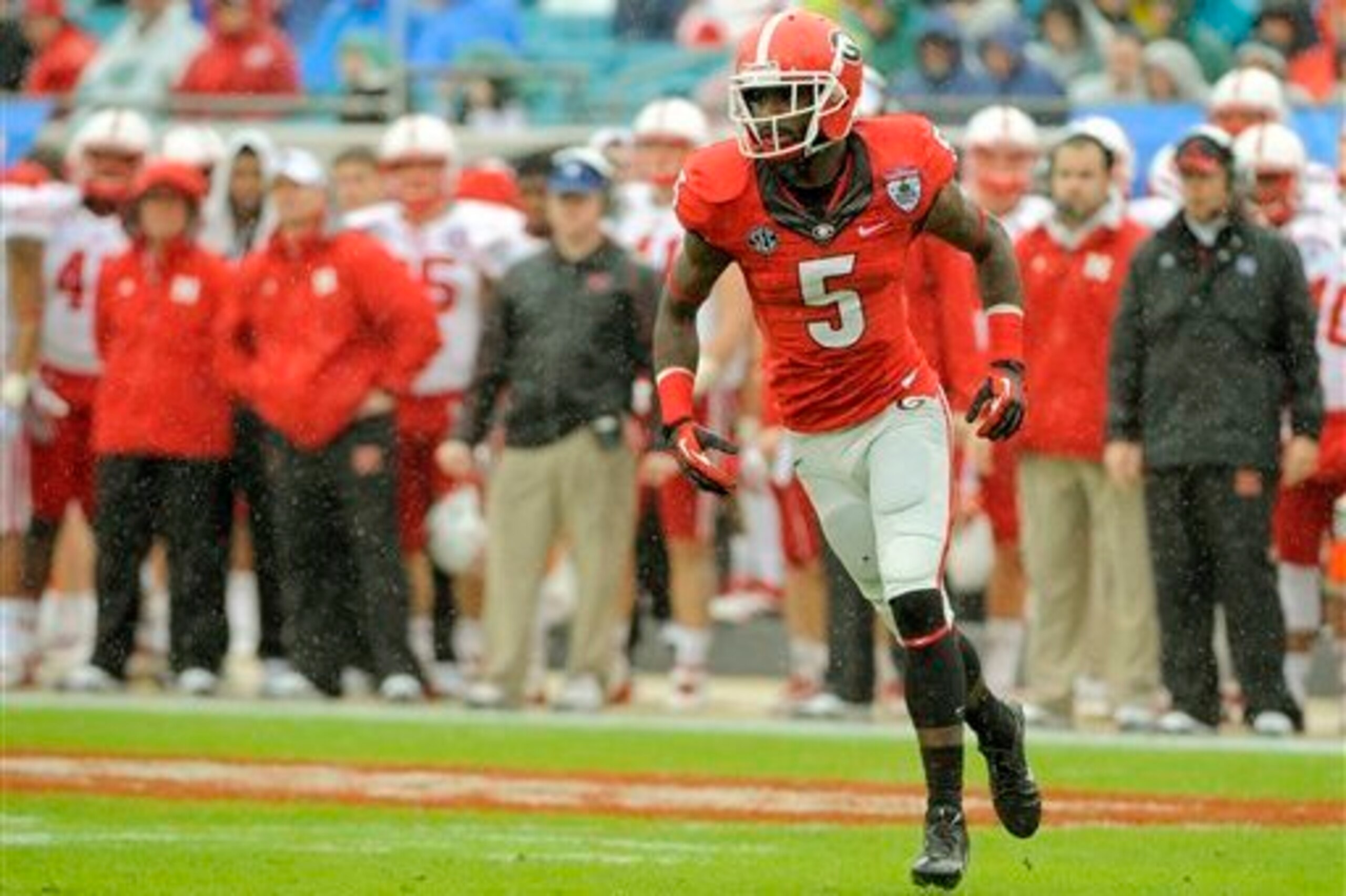 Cornerback Damian Swann