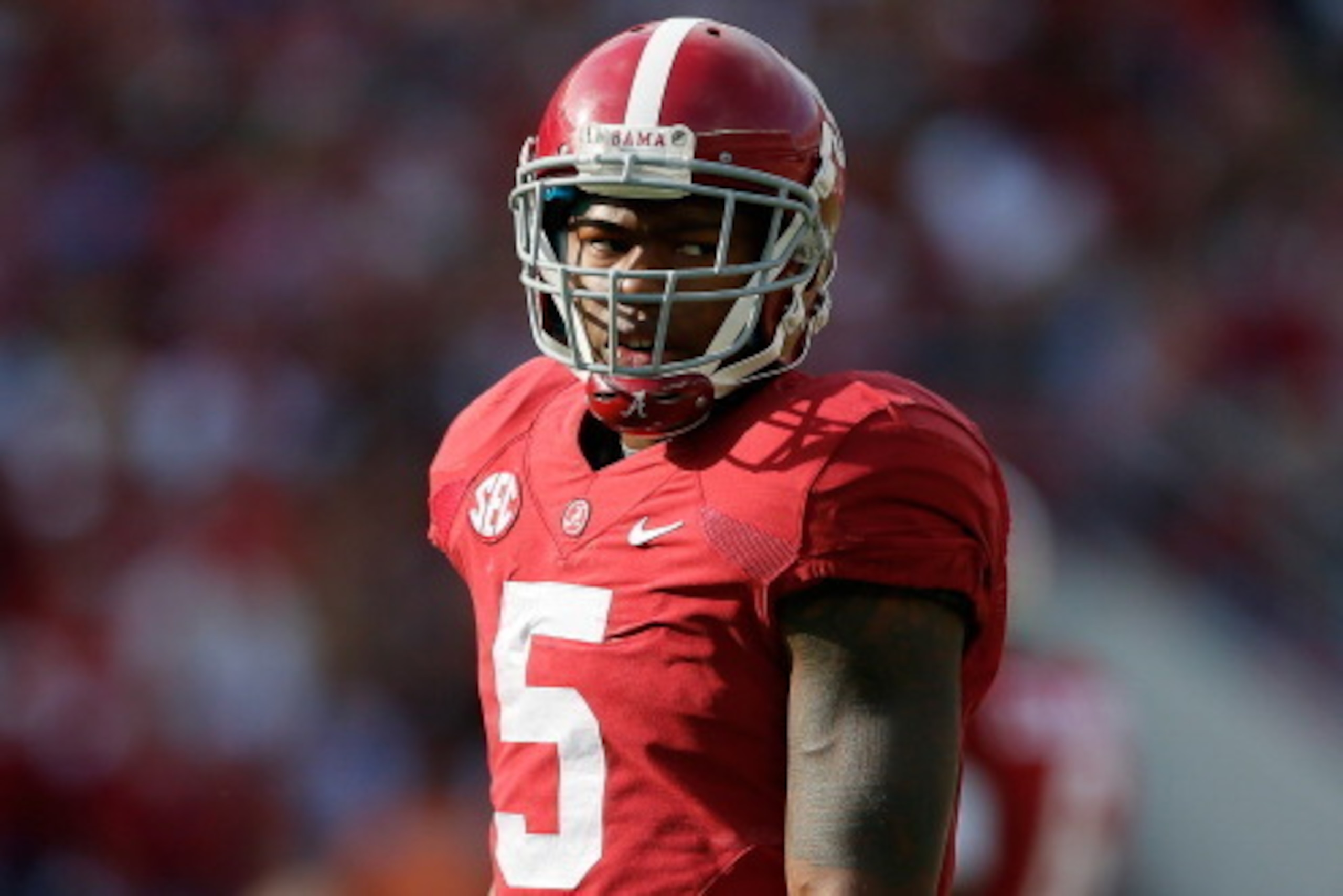 TUSCALOOSA, AL - OCTOBER 26:  Cyrus Jones #5 of the Alabama Crimson Tide against the Tennessee Volunteers at Bryant-Denny Stadium on October 26, 2013 in Tuscaloosa, Alabama.  (Photo by Kevin C. Cox/Getty Images)