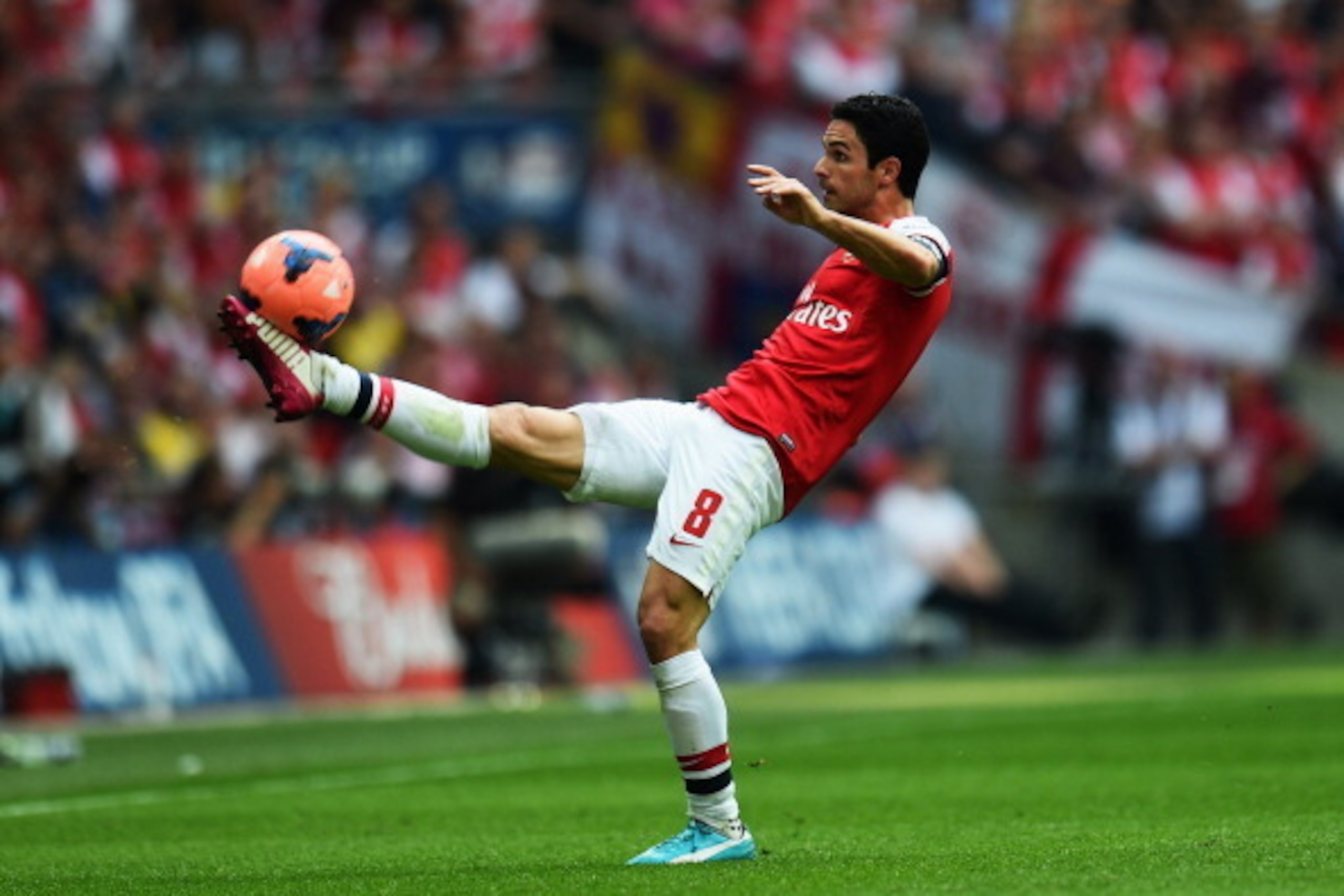 LONDON, ENGLAND - MAY 17:  Mikel Arteta of Arsenal in action during the FA Cup with Budweiser Final match between Arsenal and Hull City at Wembley Stadium on May 17, 2014 in London, England.  (Photo by Shaun Botterill/Getty Images)