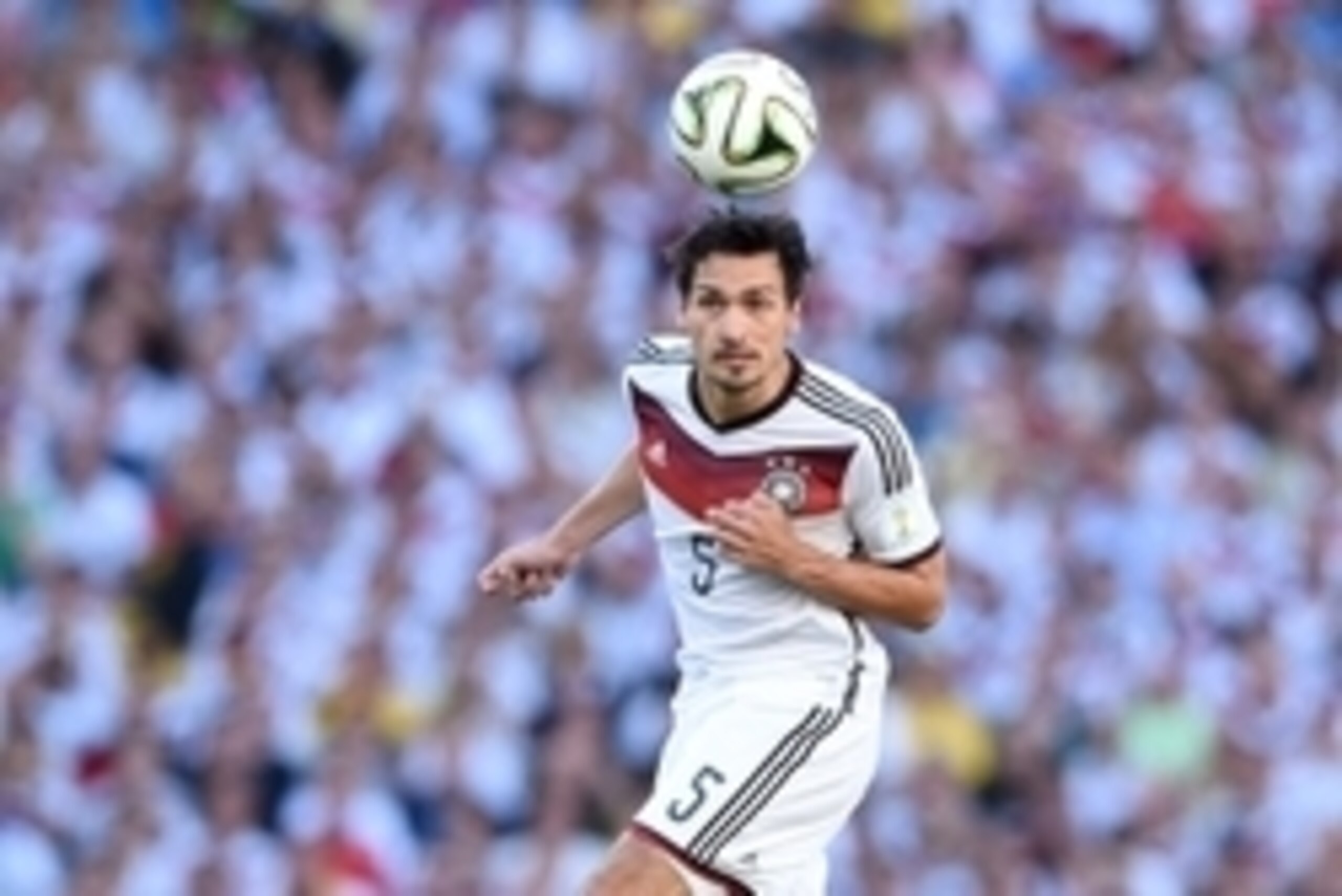 July 13, 2014; Rio de Janeiro, BRAZIL; Germany defender Mats Hummels (5) heads a ball against the Argentina in the championship match of the 2014 World Cup at Maracana Stadium. Mandatory Credit: Tim Groothuis/Witters Sport via USA TODAY Sports July 13, 2014; Rio de Janeiro, BRAZIL; Germany defender Mats Hummels (5) heads a ball against the Argentina in the championship match of the 2014 World Cup at Maracana Stadium. Mandatory Credit: Tim Groothuis/Witters Sport via USA TODAY Sports
