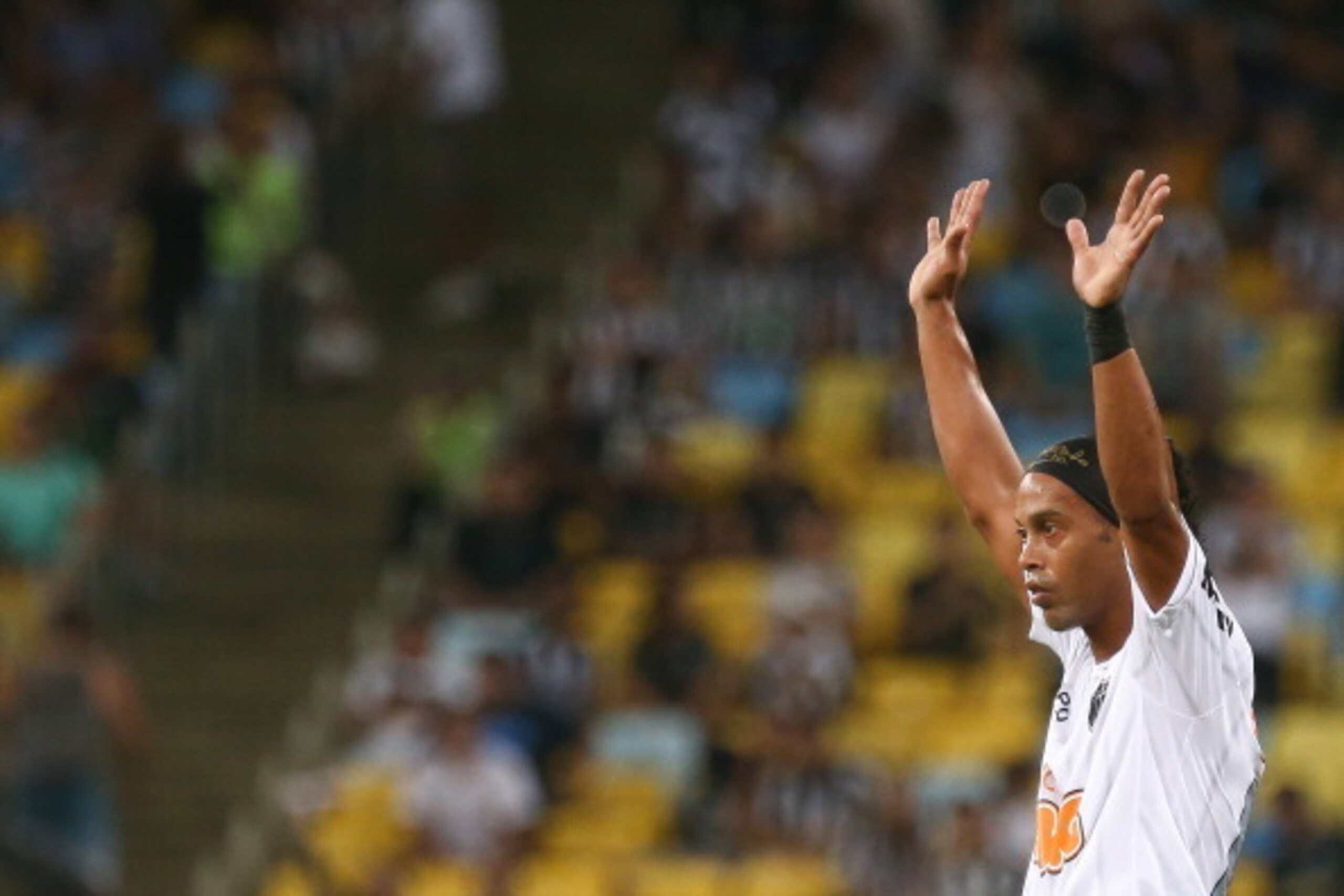RIO DE JANEIRO, BRAZIL - AUGUST 22: Ronaldinho Gaucho of Atletico MG gestures during a match between Botafogo and Atletico MG as part of Brazilian Cup 2013 at Maracana Stadium on August 22, 2013 in Rio de Janeiro, Brazil. (Photo by Buda Mendes/Getty Imag RIO DE JANEIRO, BRAZIL - AUGUST 22: Ronaldinho Gaucho of Atletico MG gestures during a match between Botafogo and Atletico MG as part of Brazilian Cup 2013 at Maracana Stadium on August 22, 2013 in Rio de Janeiro, Brazil. (Photo by Buda Mendes/Getty Imag