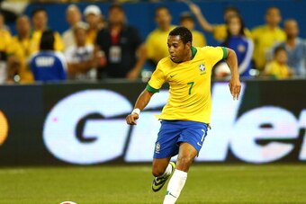 TORONTO, ON - NOVEMBER 19:  Robinho #7 of Brazil takes the ball in the second half against Chile during a friendly match at Rogers Centre on November 19, 2013 in Toronto, Canada.Brazil defeated Chile 2-1.  (Photo by Elsa/Getty Images)