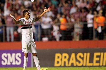 SAO PAULO, BRAZIL - AUGUST 02: Alan Kardec of Sao Paulo celebrates scoring the first goal during the match between Sao Paulo and Criciuma for the Brazilian Series A 2014 at Estadio do Morumbi on August 2, 2014 in Sao Paulo, Brazil. (Photo by Friedemann Vo