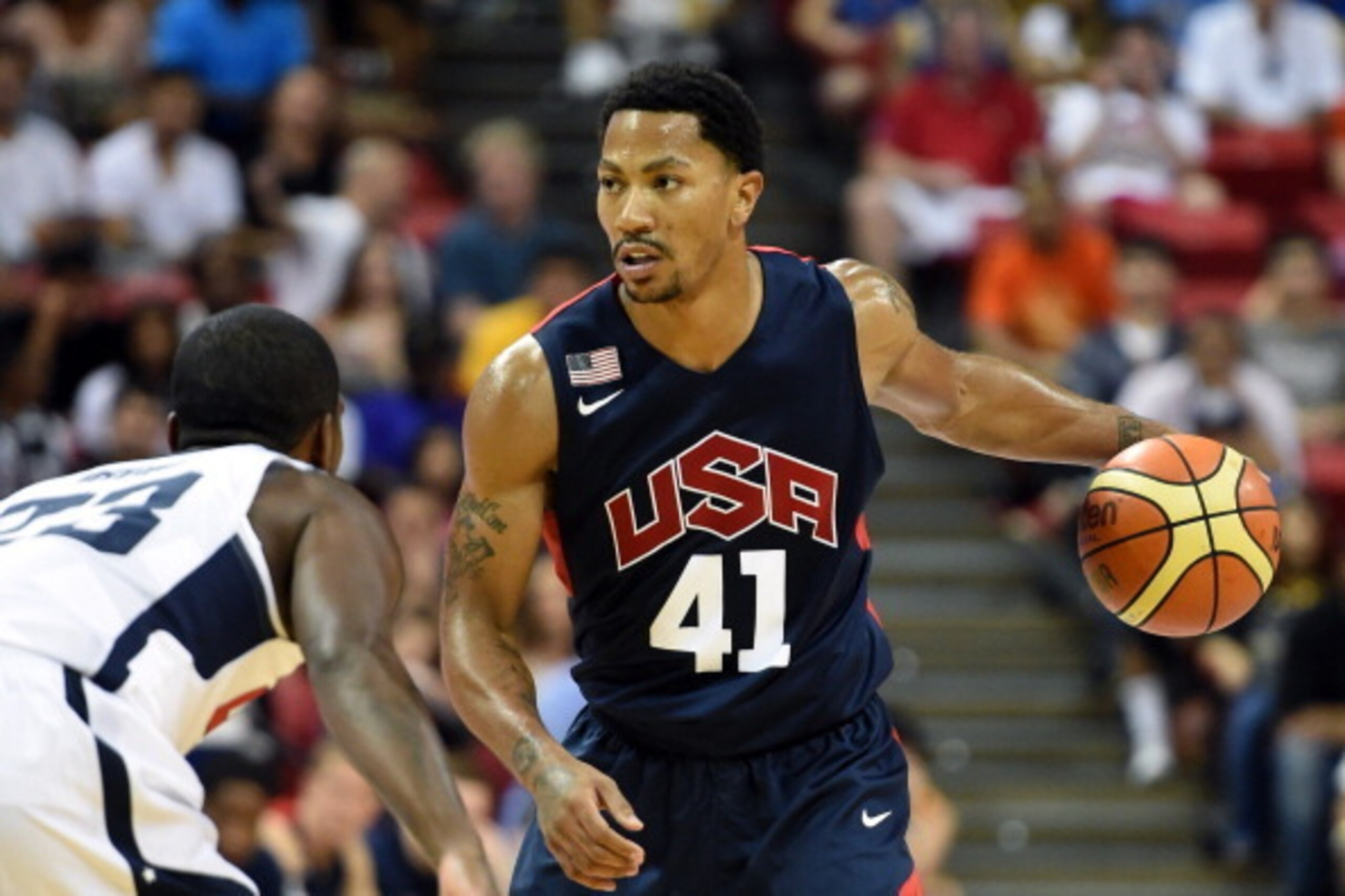 LAS VEGAS, NV - AUGUST 01:  Derrick Rose #41 of the 2014 USA Basketball Men's National Team brings the ball up the court during a USA Basketball showcase at the Thomas & Mack Center on August 1, 2014 in Las Vegas, Nevada.  (Photo by Ethan Miller/Getty Ima