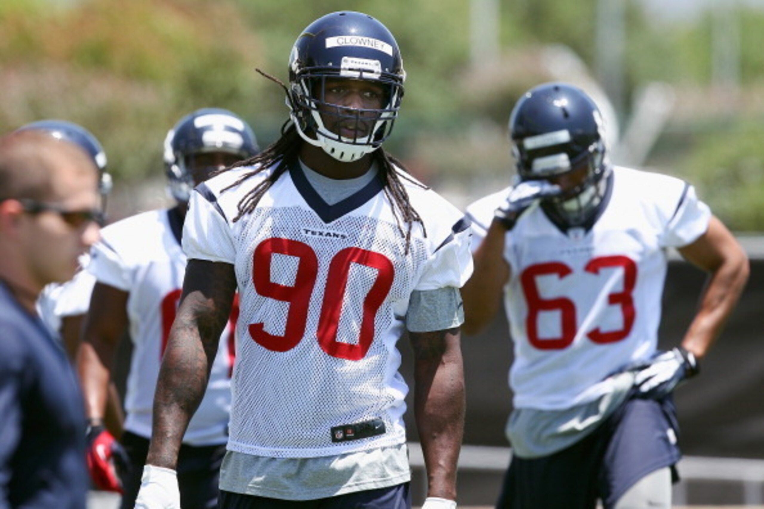 HOUSTON, TX - MAY 16: Jadeveon Clowney #90 of the Houston Texans during opening day of rookie minicamp on May 16, 2014 in Houston, Texas. (Photo by Bob Levey/Getty Images) HOUSTON, TX - MAY 16: Jadeveon Clowney #90 of the Houston Texans during opening day of rookie minicamp on May 16, 2014 in Houston, Texas. (Photo by Bob Levey/Getty Images)
