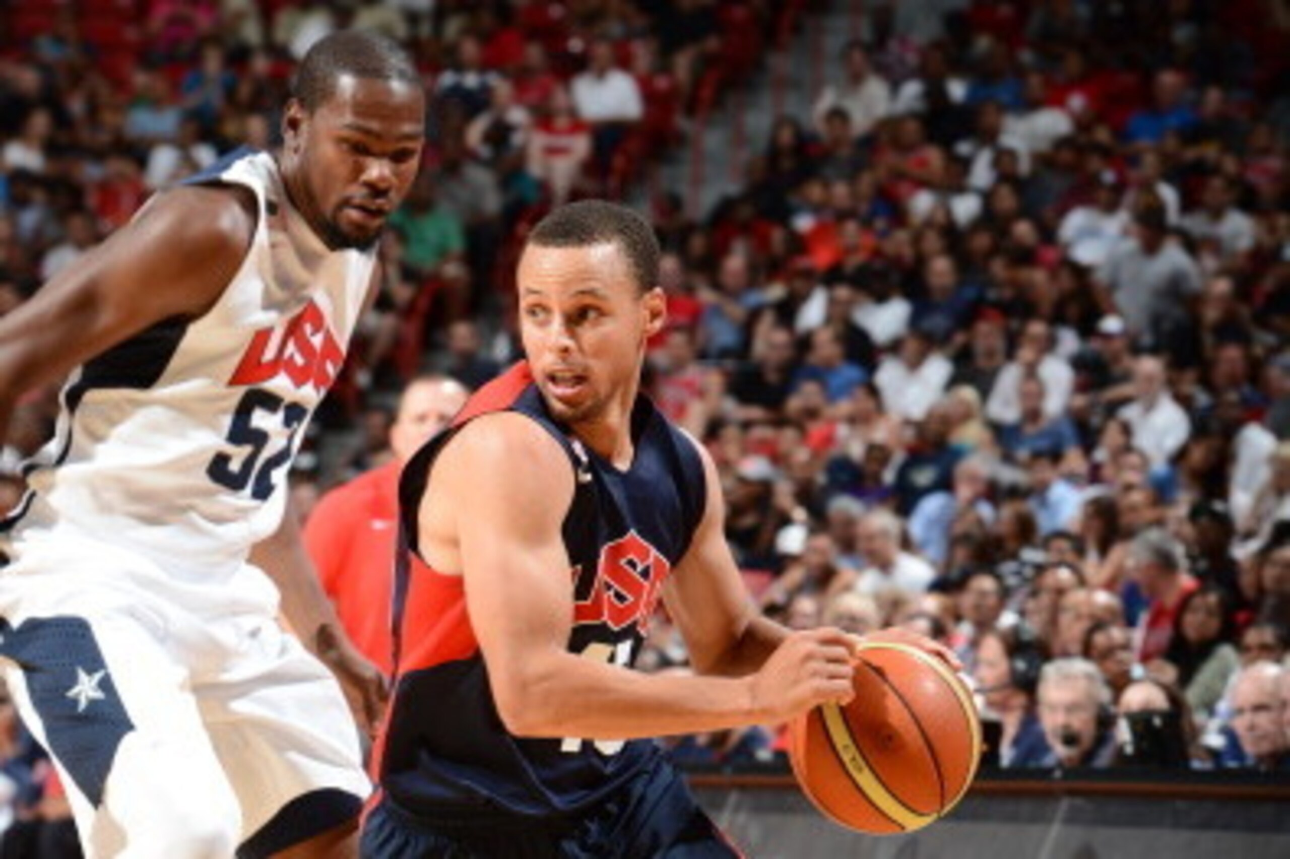 LAS VEGAS, NV - AUGUST 1: Stephen Curry #43 dribbles the ball up the court during USAB scrimmage on August 1, 2014 at the Thomas & Mack Center in Las Vegas, Nevada. NOTE TO USER: User expressly acknowledges and agrees that, by downloading and/or using thi