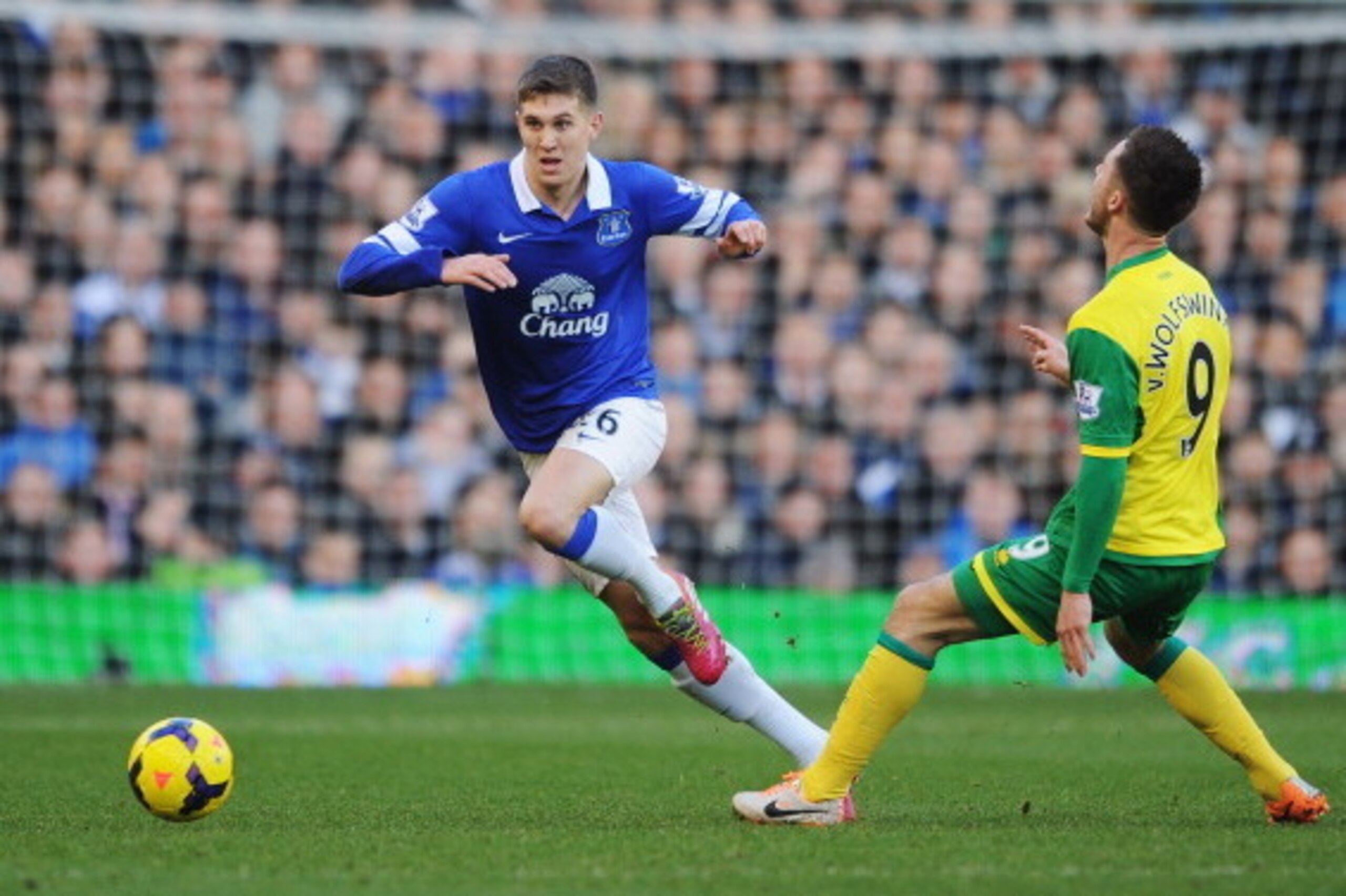 LIVERPOOL, ENGLAND - JANUARY 11: John Stones of Everton goes past Ricky van Wolfswinkel of Norwich City during the Barclays Premier League match between Everton and Norwich City at Goodison Park on January 11, 2014 in Liverpool, England. (Photo by Chris LIVERPOOL, ENGLAND - JANUARY 11: John Stones of Everton goes past Ricky van Wolfswinkel of Norwich City during the Barclays Premier League match between Everton and Norwich City at Goodison Park on January 11, 2014 in Liverpool, England. (Photo by Chris