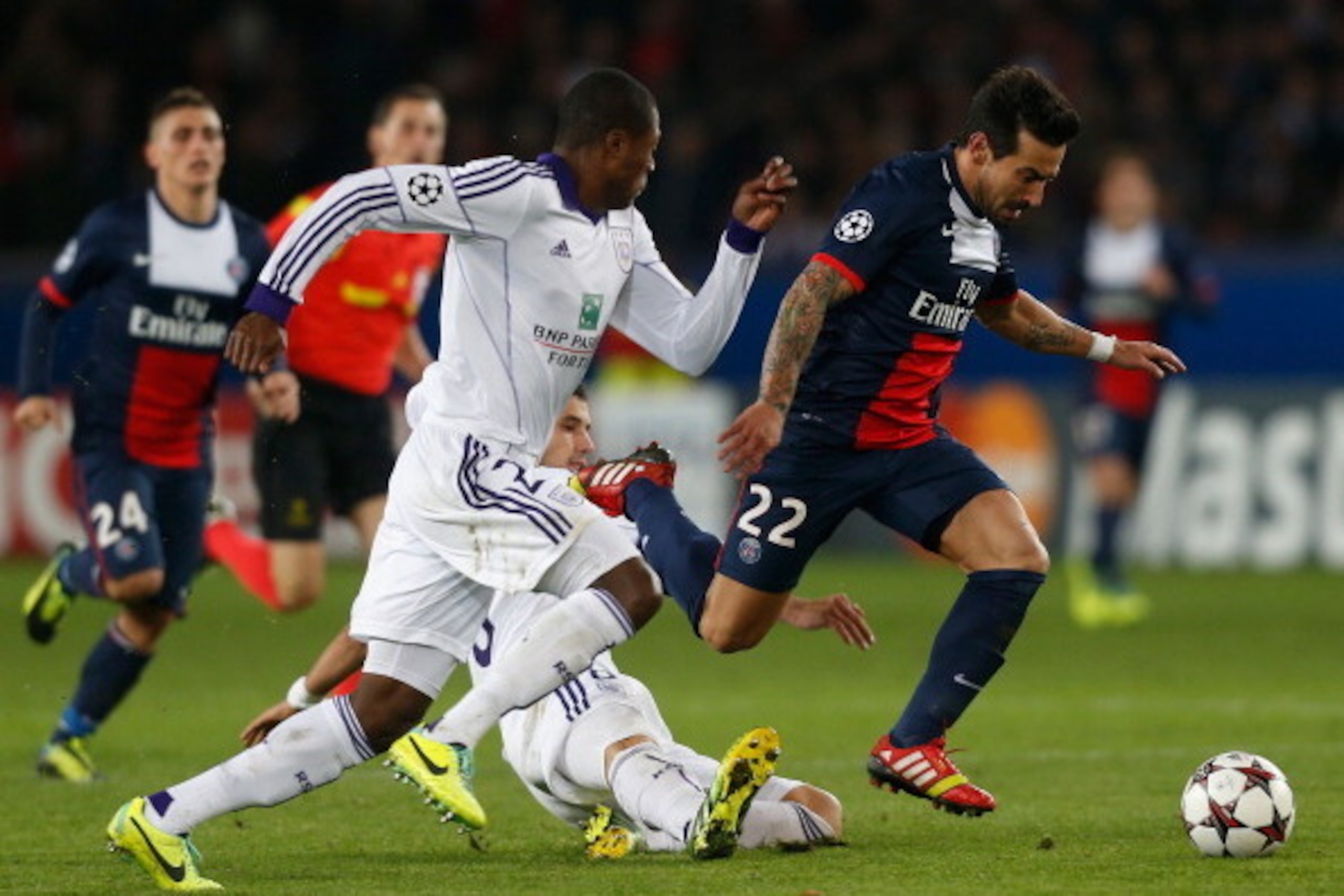 PARIS, FRANCE - NOVEMBER 05:  Ezequiel Lavezzi of PSG in action during the UEFA Champions League Group C match between Paris Saint Germain and RSC Anderlecht at Parc des Princes on November 5, 2013 in Paris, France.  (Photo by Harry Engels/Getty Images)