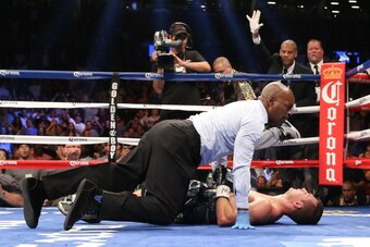 BROOKLYN, NY - AUGUST 9: Referee Steve Willis stops the bout between Danny Garcia (not shown) and Rod Salka (Black/Gold trunks) at the Barclays Center on August 9, 2014 in Brooklyn, New York. (Photo by Ed Mulholland/Getty Images) BROOKLYN, NY - AUGUST 9: Referee Steve Willis stops the bout between Danny Garcia (not shown) and Rod Salka (Black/Gold trunks) at the Barclays Center on August 9, 2014 in Brooklyn, New York. (Photo by Ed Mulholland/Getty Images)