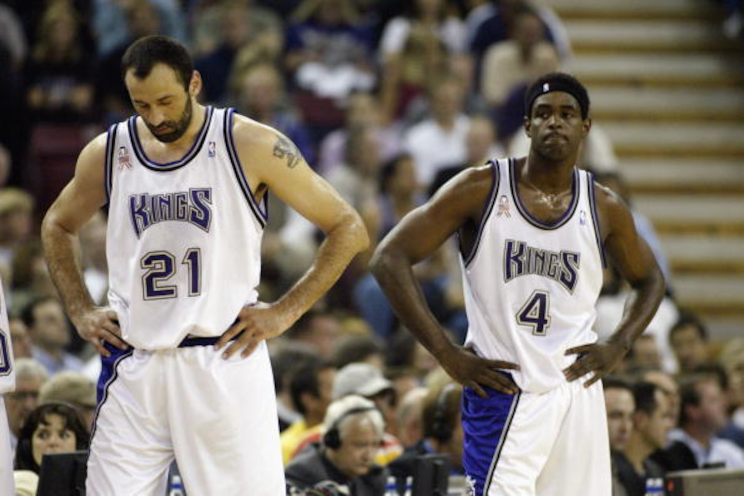SACRAMENTO, CA - MAY 20:  Vlade Divac #21 and Chris Webber #4 of the Sacramento Kings during Game two of the Western Conference Finals against the Los Angeles Lakers during the 2002 NBA Playoffs at Arco Arena in Sacramento, California on May 20, 2002.  Th