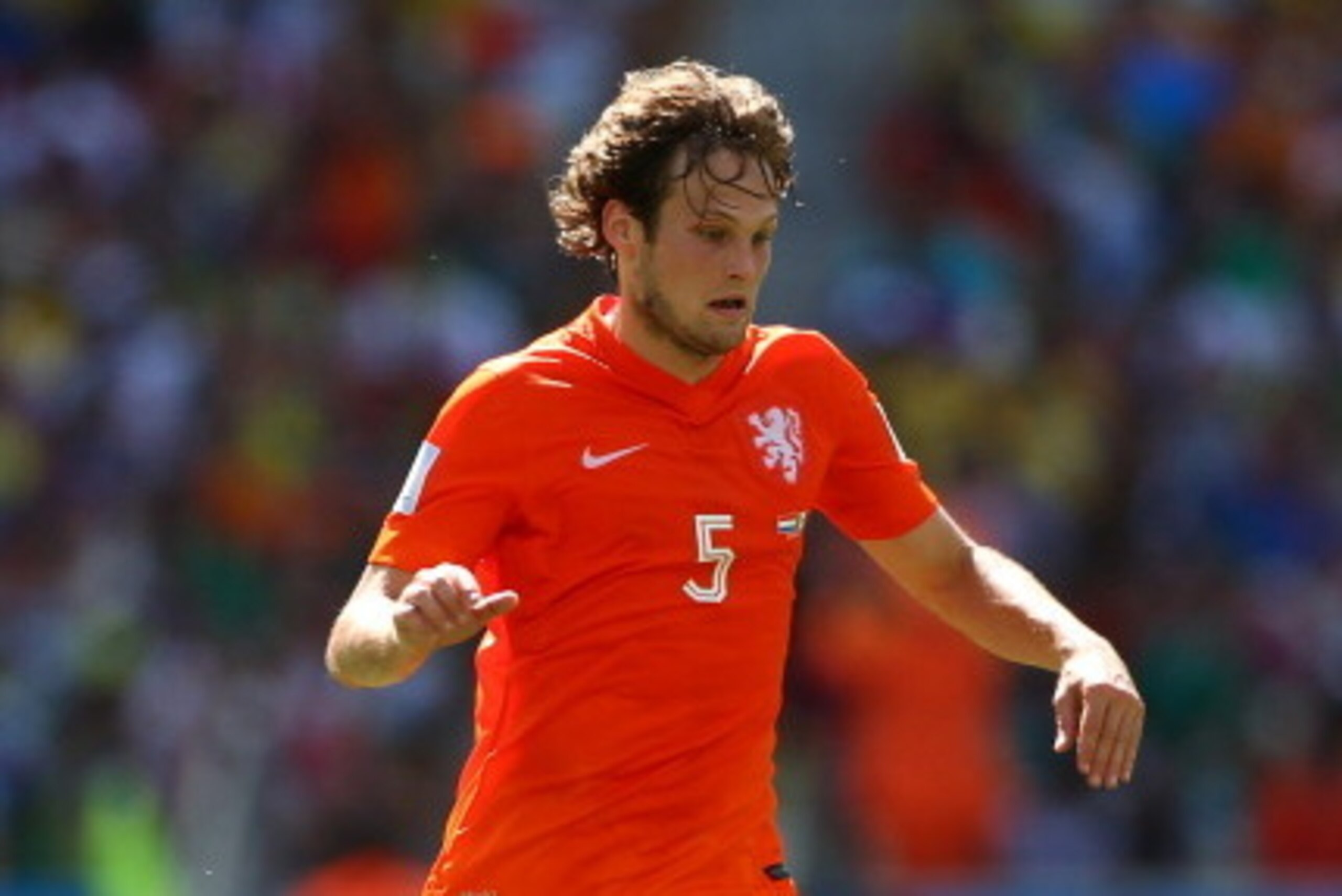 FORTALEZA, BRAZIL - JUNE 29:  Daley Blind of the Netherlands controls the ball during the 2014 FIFA World Cup Brazil Round of 16 match between Netherlands and Mexico at Castelao on June 29, 2014 in Fortaleza, Brazil.  (Photo by Michael Steele/Getty Images