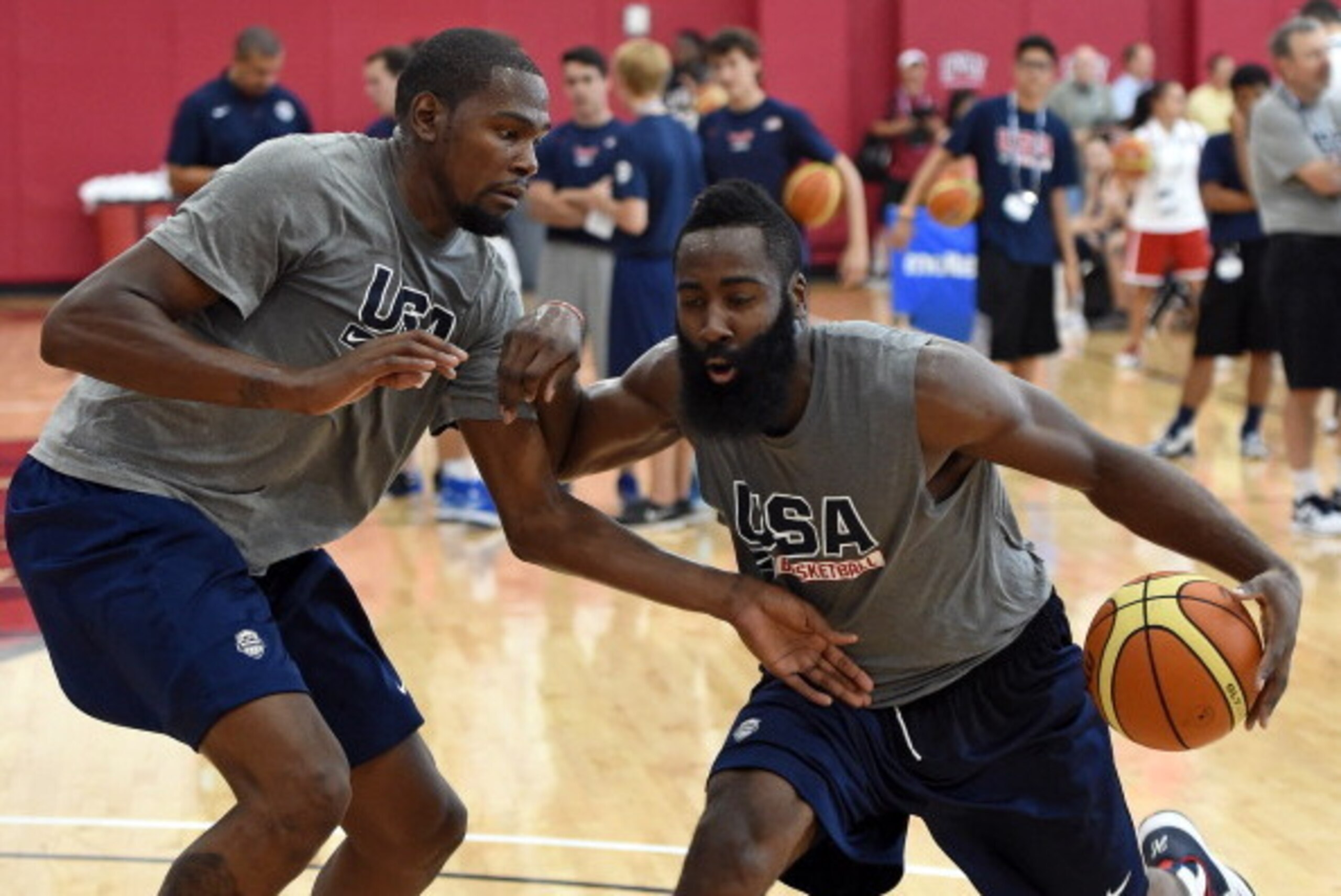 LAS VEGAS, NV - JULY 30:  James Harden #32 (R) of the 2014 USA Basketball Men's National Team drives against Kevin Durant #52 of the 2014 USA Basketball Men's National Team during a practice session at the Mendenhall Center on July 30, 2014 in Las Vegas, 