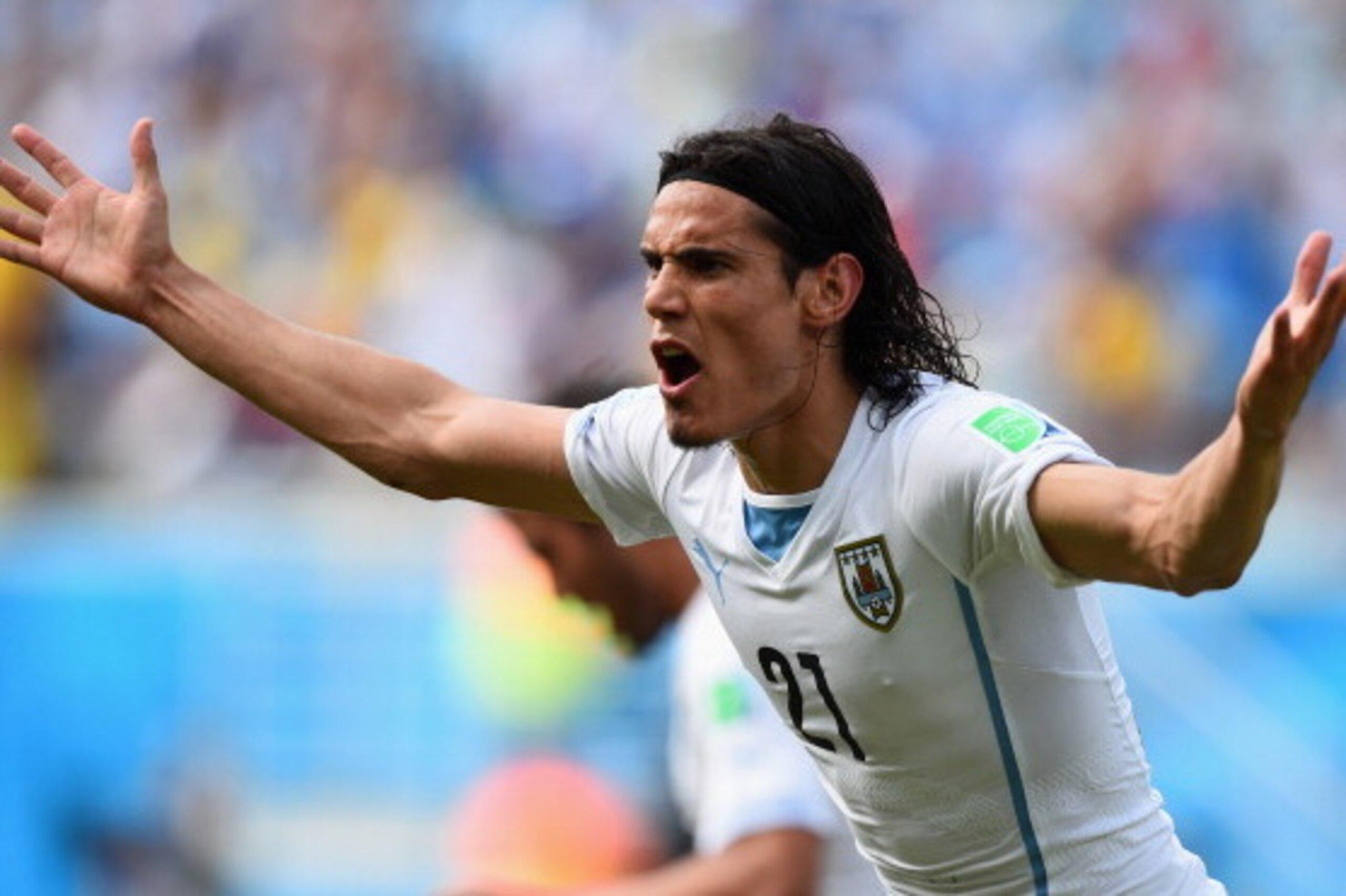 NATAL, BRAZIL - JUNE 24:  Edinson Cavani of Uruguay reacts during the 2014 FIFA World Cup Brazil Group D match between Italy and Uruguay at Estadio das Dunas on June 24, 2014 in Natal, Brazil.  (Photo by Matthias Hangst/Getty Images)