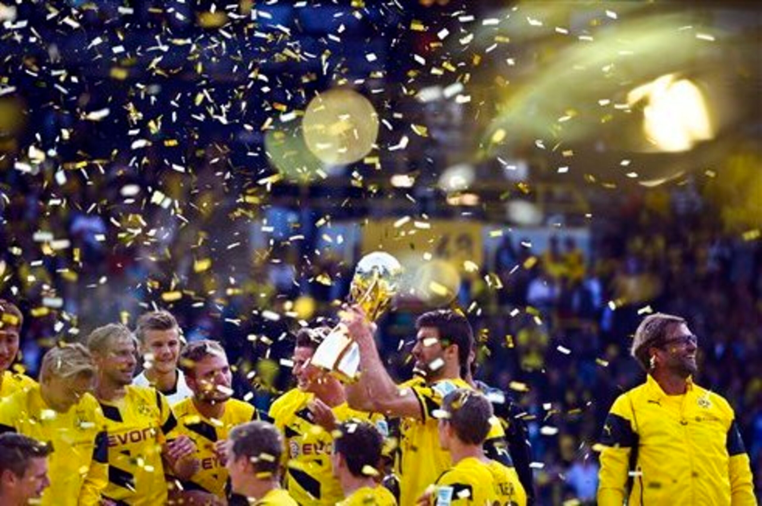 Borussia Dortmund beat Bayern Munich on Wednesday to win the 2014 German Supercup.