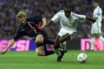 21 Oct 2001:  Claude Makelele of Real Madrid and Valeri Karpin of Celta Vigo in action during the Primera Liga game between Real Madrid and Celta Vigo at the Santiago Bernabeu Stadium, Madrid.  DIGITAL IMAGE Mandatory Credit: Firo Foto/ALLSPORT