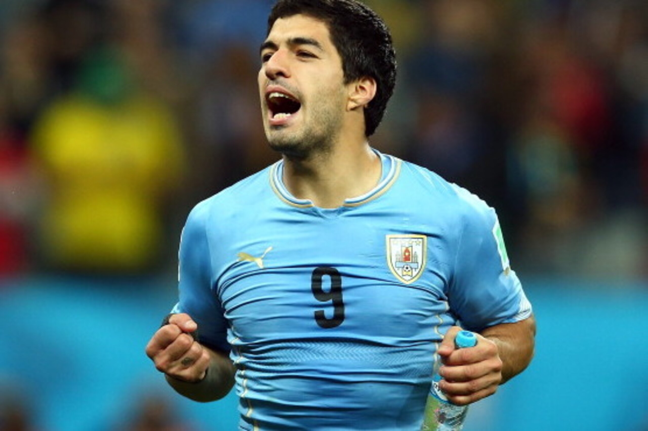 SAO PAULO, BRAZIL - JUNE 19:  Luis Suarez of Uruguay acknowledges the fans after defeating England 2-1 during the 2014 FIFA World Cup Brazil Group D match between Uruguay and England at Arena de Sao Paulo on June 19, 2014 in Sao Paulo, Brazil.  (Photo by 