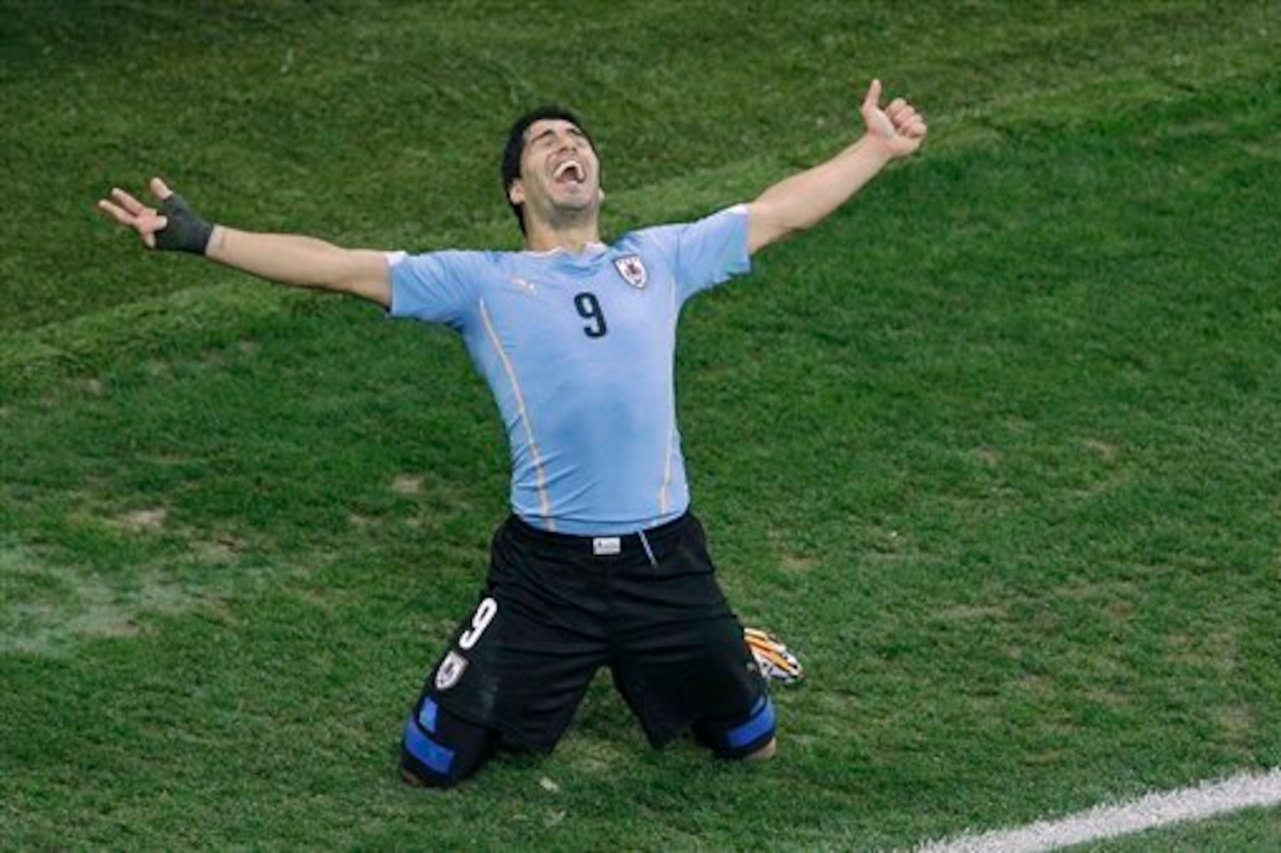 Suarez can train with his Barca team-mates.